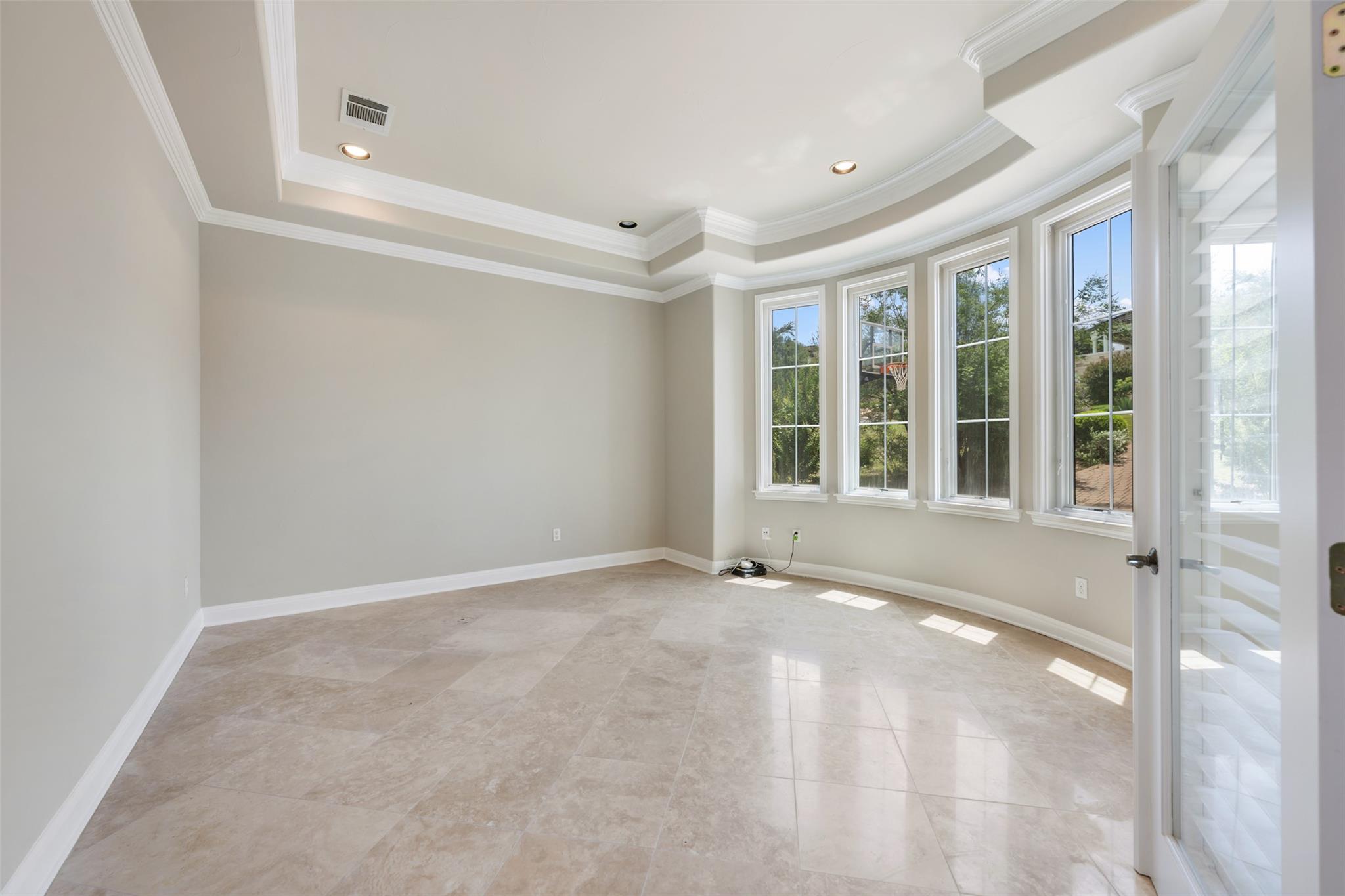 27 Autumn Oaks Dr, The Hills, TX 78738