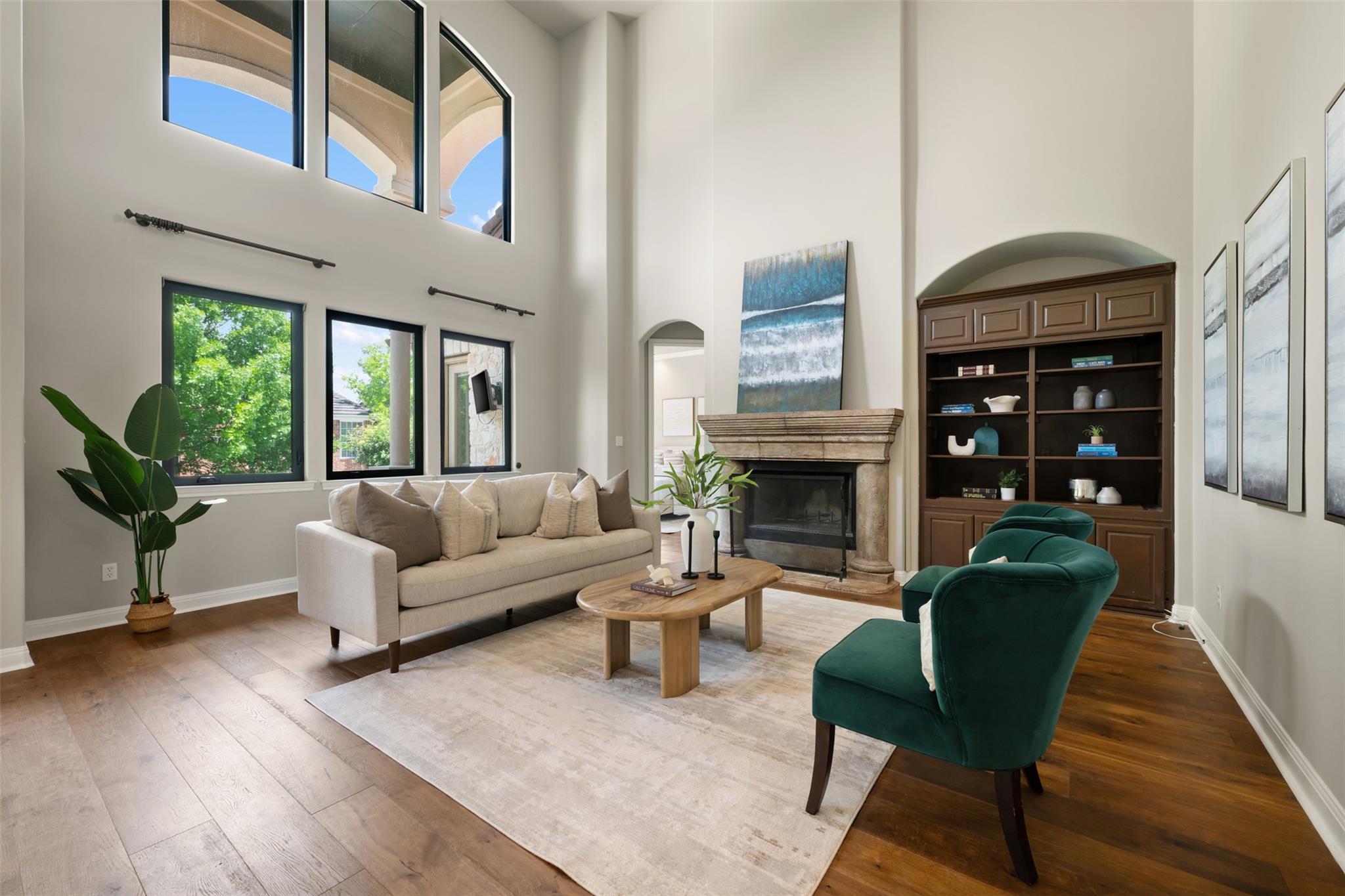 27 Autumn Oaks Dr, The Hills, TX 78738