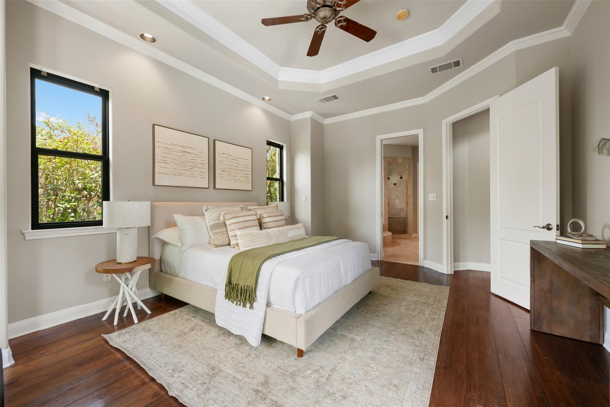 27 Autumn Oaks Dr, The Hills, TX 78738