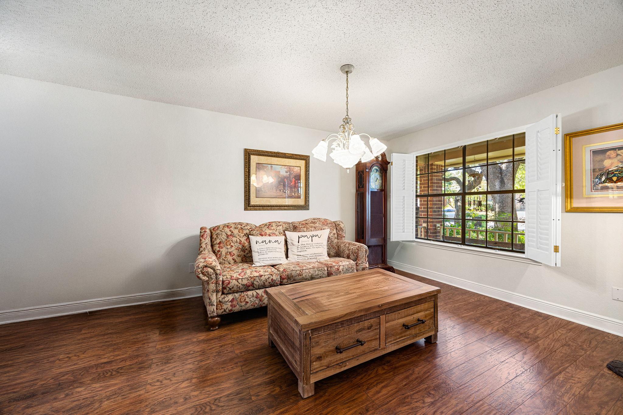 17509 Klamath Falls Dr, Round Rock, TX 78681