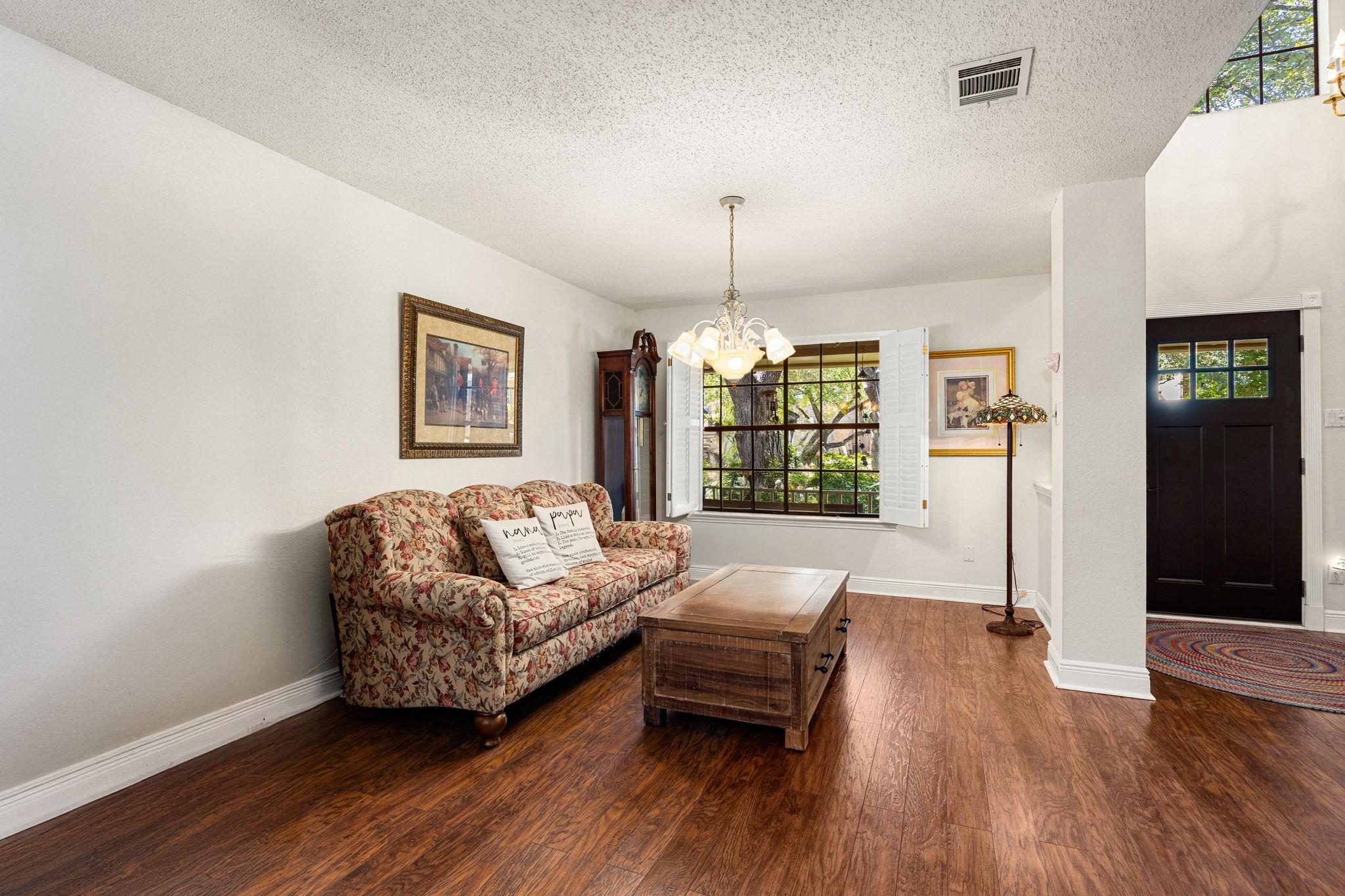 17509 Klamath Falls Dr, Round Rock, TX 78681