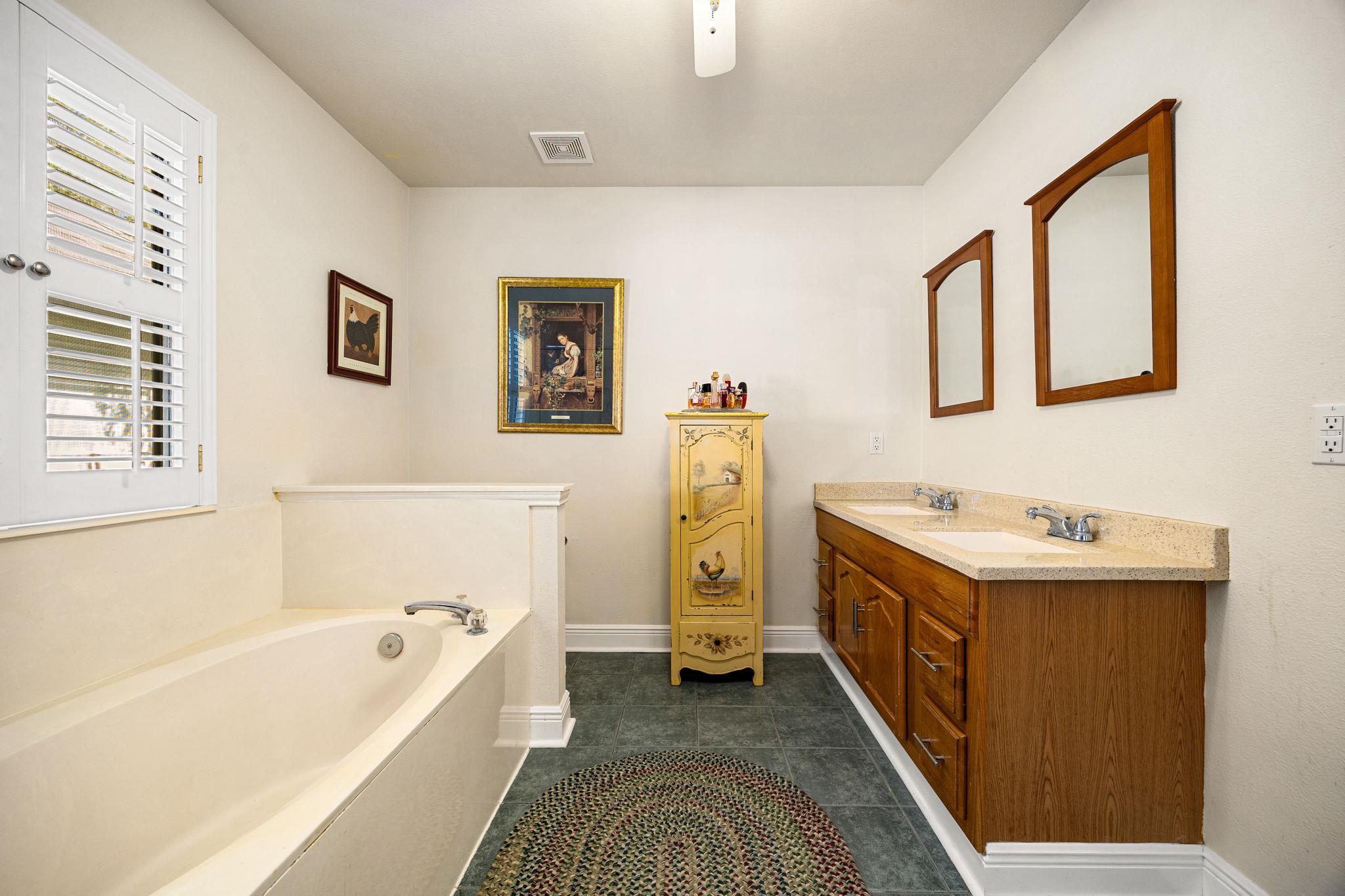 17509 Klamath Falls Dr, Round Rock, TX 78681