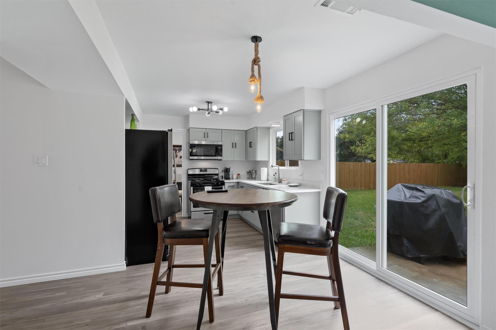 405 E Logan St, Round Rock, TX 78664