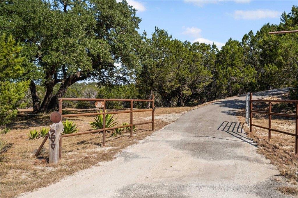 200 Raeford Xing, Dripping Springs, TX 78620