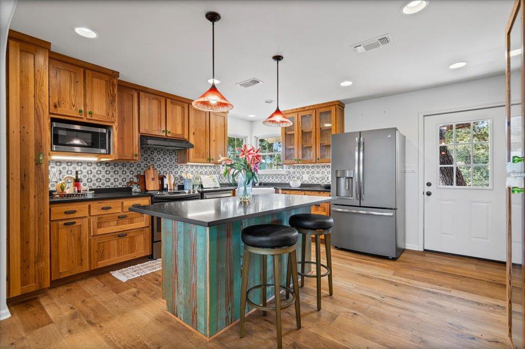 200 Raeford Xing, Dripping Springs, TX 78620