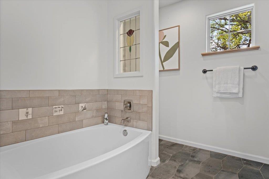 200 Raeford Xing, Dripping Springs, TX 78620