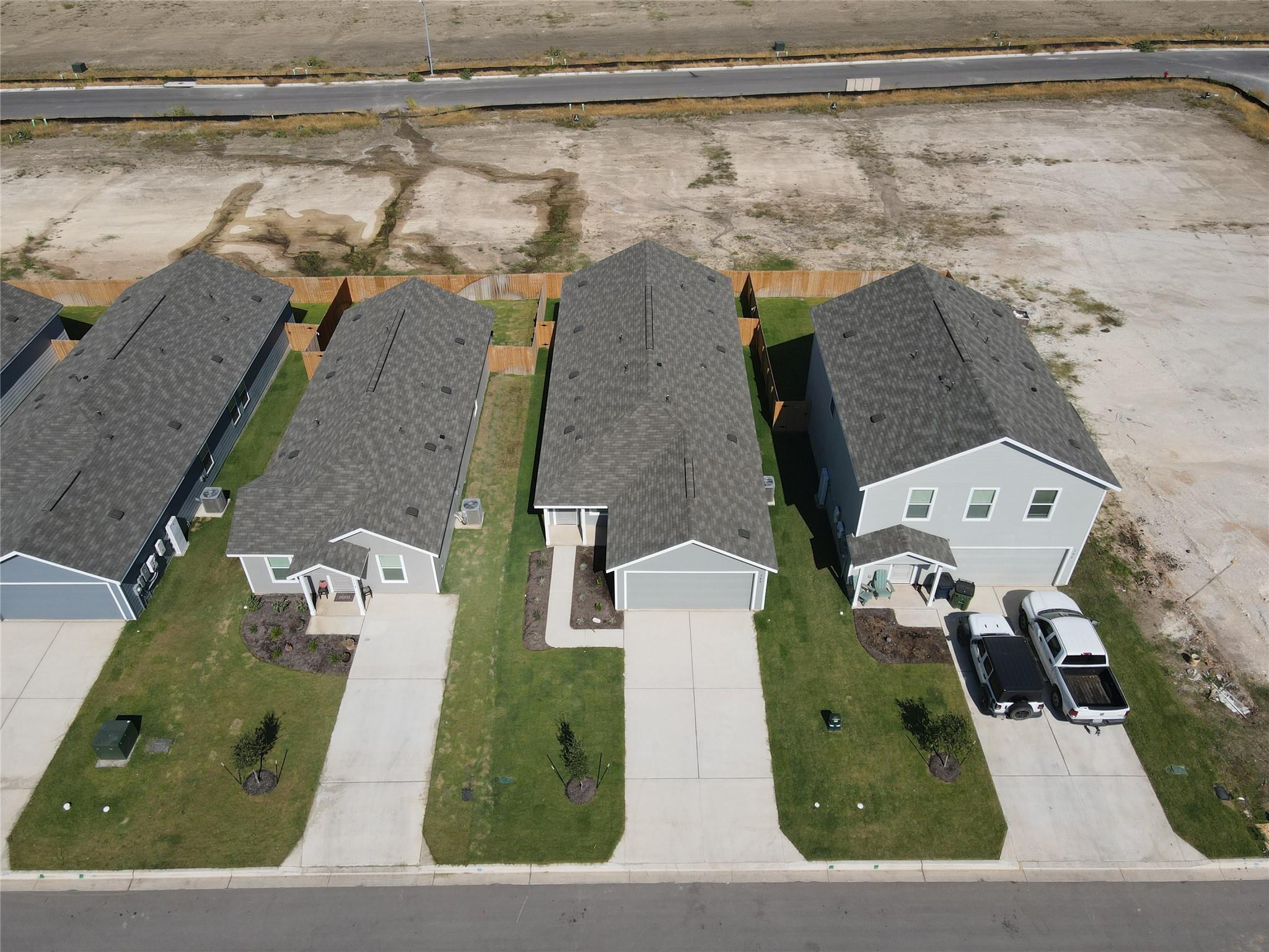 308 Cowpoke Dr, Jarrell, TX 76537