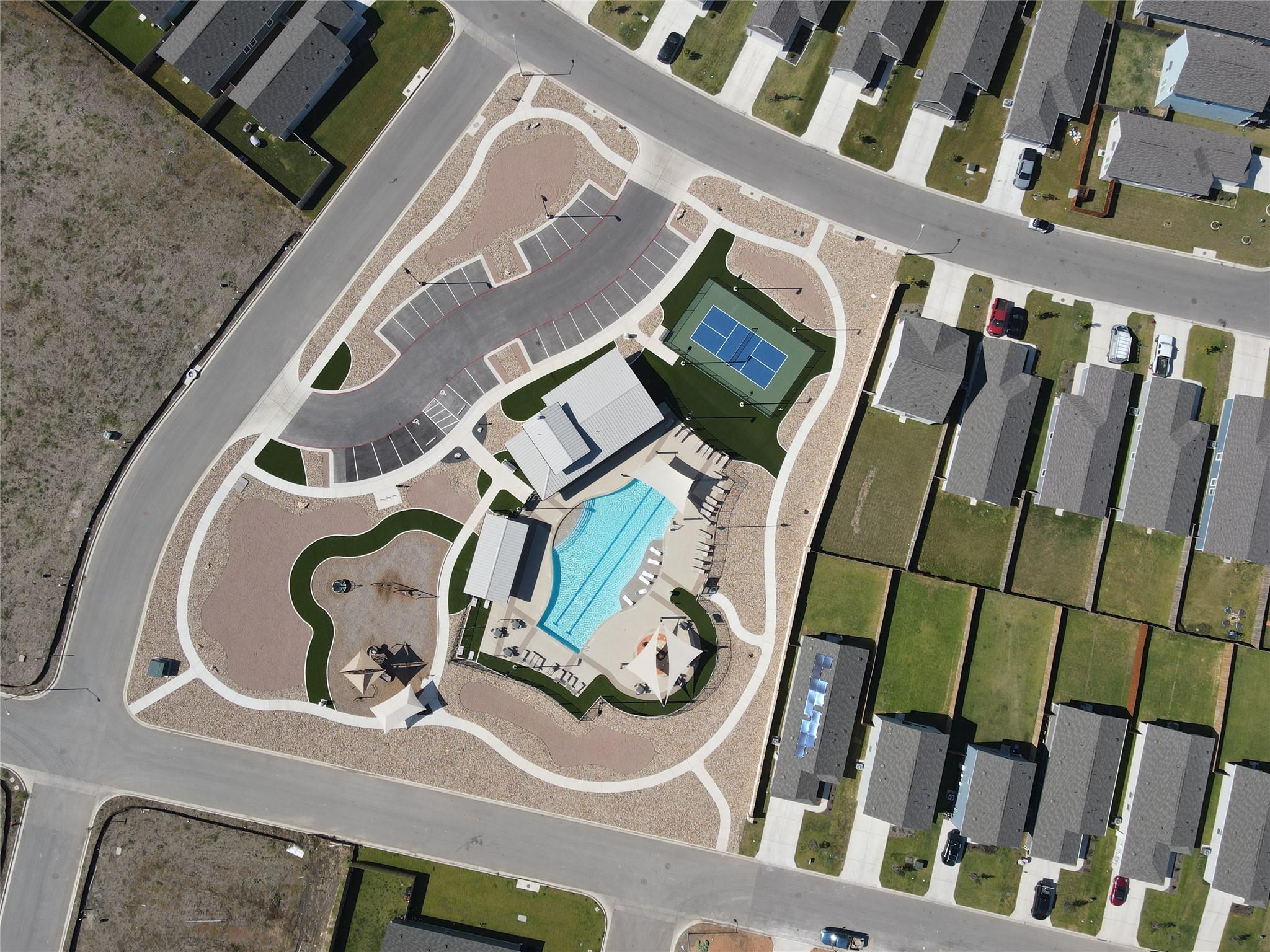 308 Cowpoke Dr, Jarrell, TX 76537