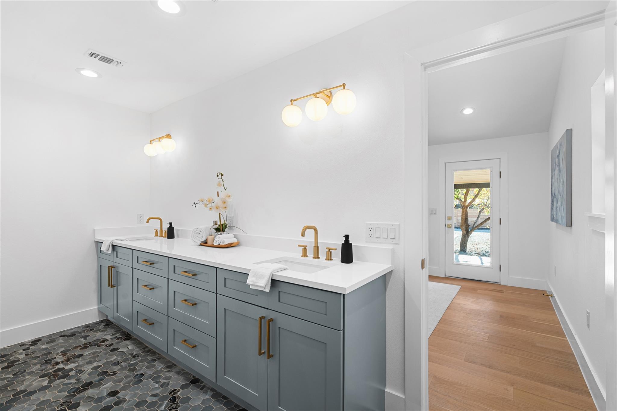 4600 Frontier Trl, Austin, TX 78745