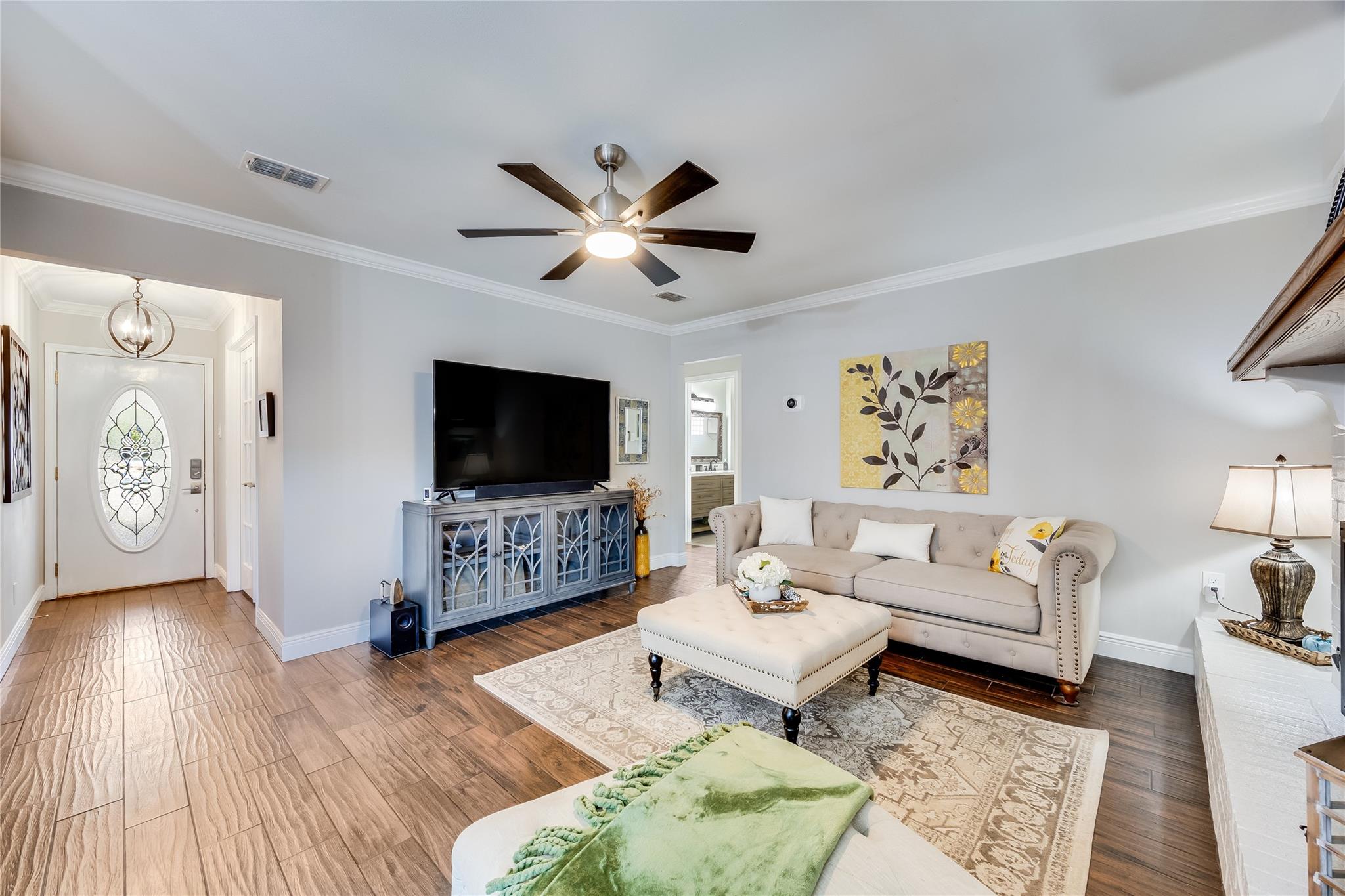 10103 Oak Hollow Cir, Austin, TX 78758