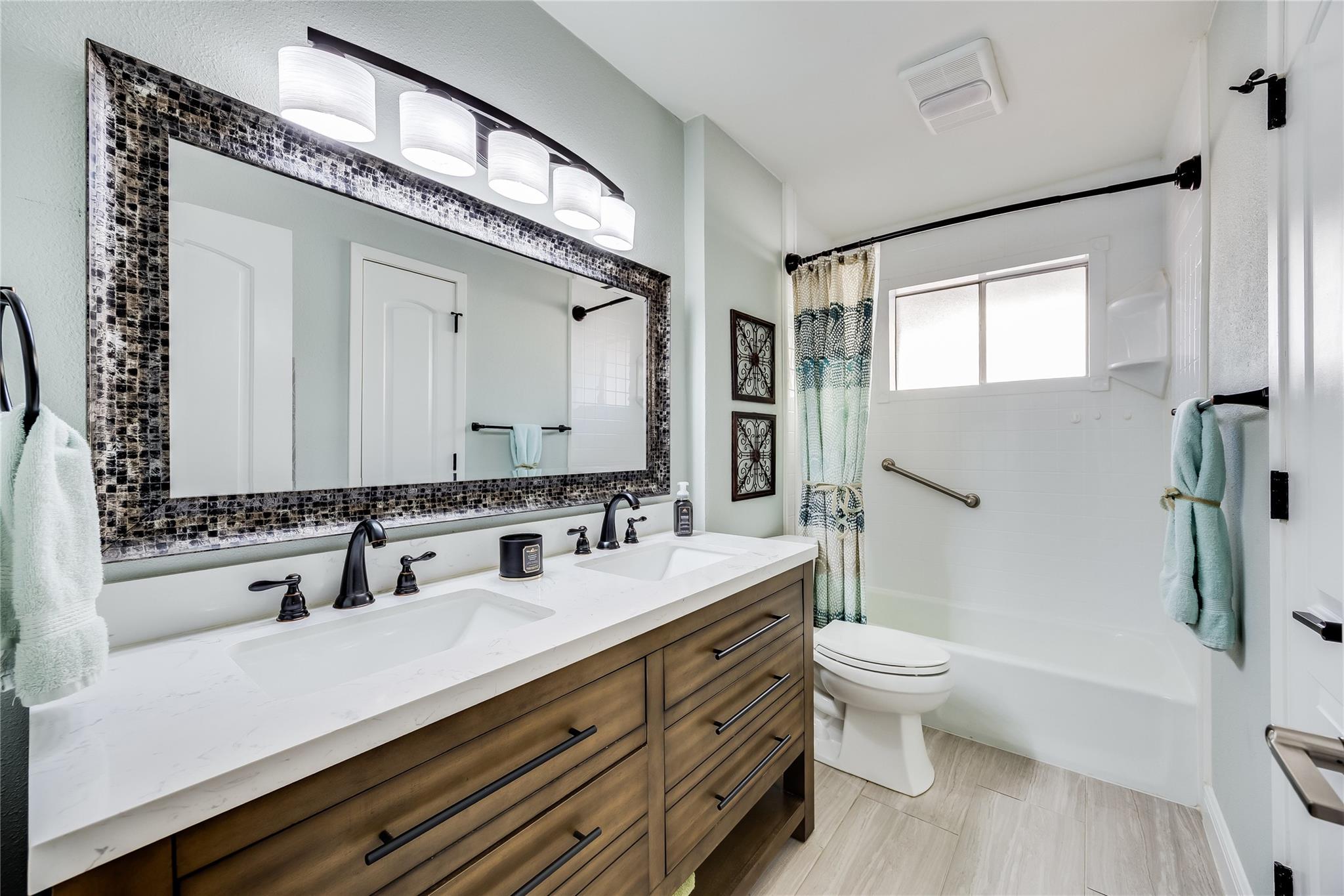 10103 Oak Hollow Cir, Austin, TX 78758