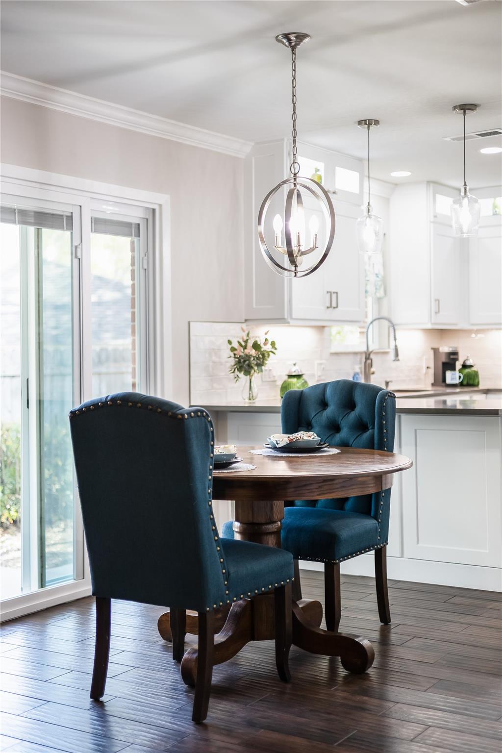 10103 Oak Hollow Cir, Austin, TX 78758