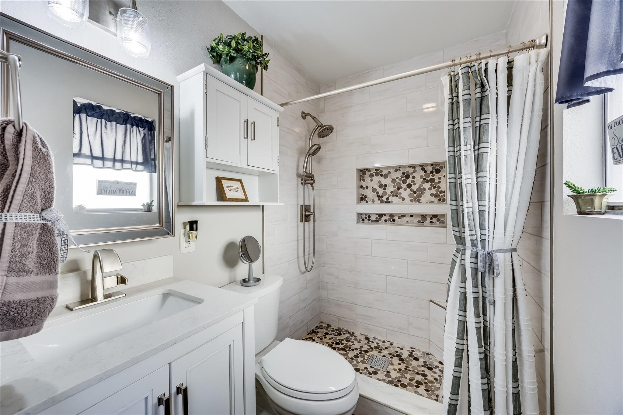 10103 Oak Hollow Cir, Austin, TX 78758