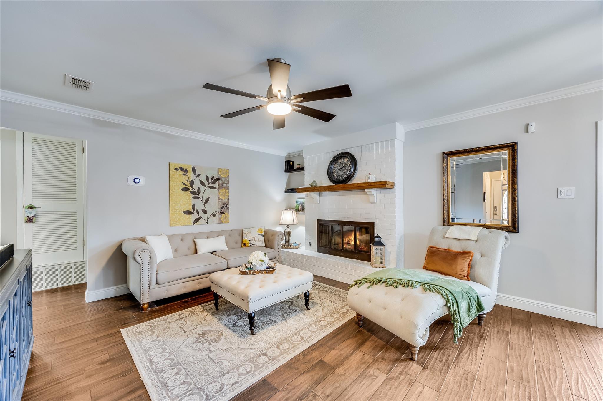 10103 Oak Hollow Cir, Austin, TX 78758