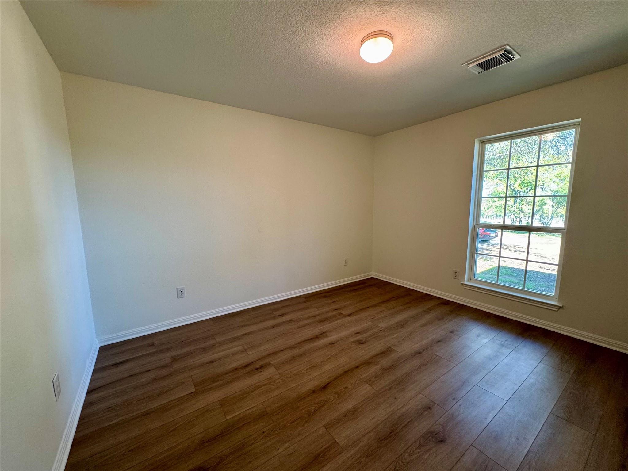 1229 N Fm 1626 # B, Buda, TX 78610