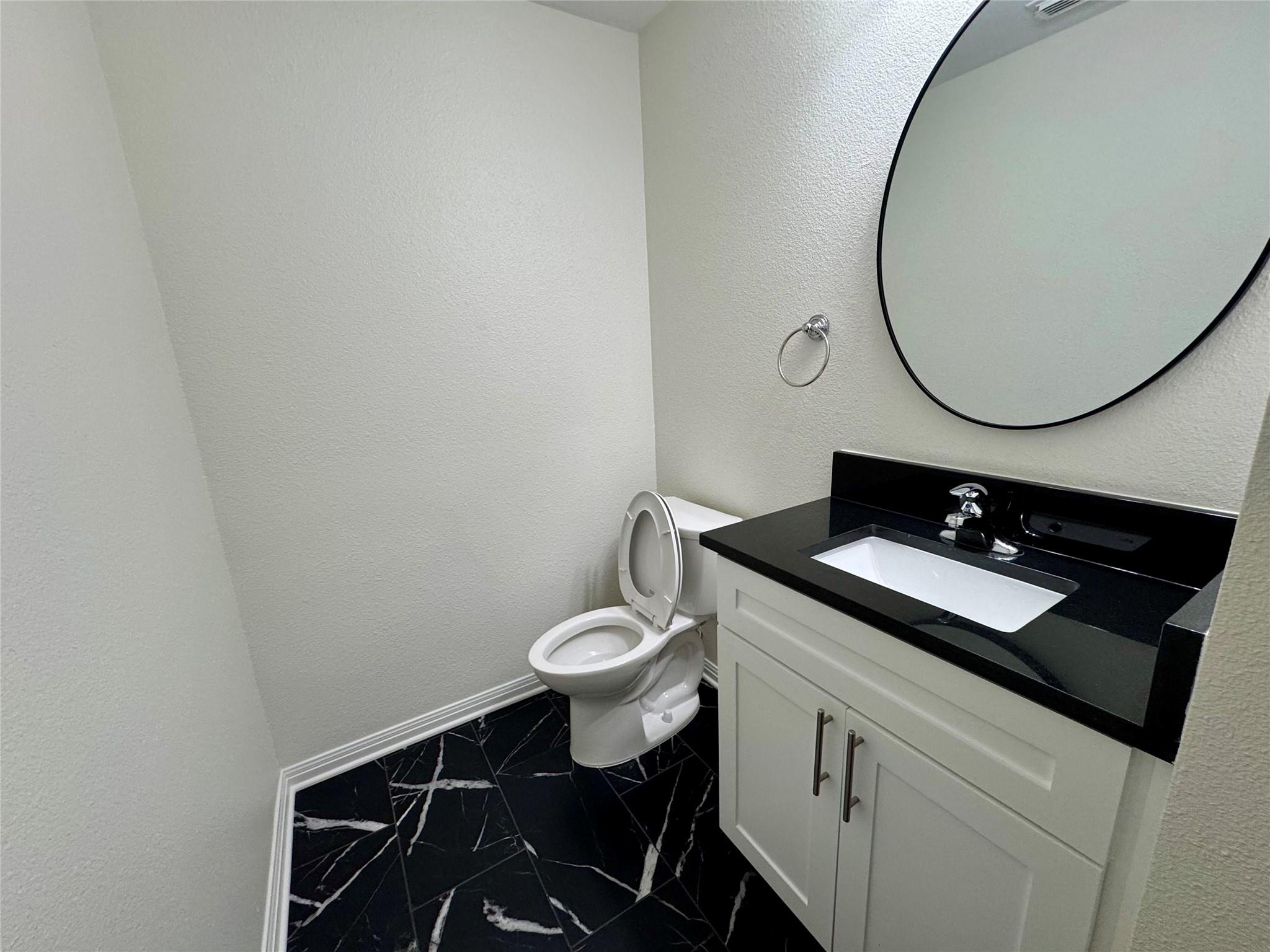 1229 N Fm 1626 # B, Buda, TX 78610