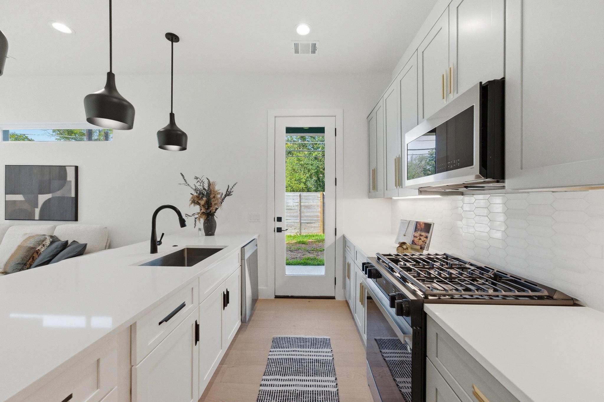 1601 Canterbury St # 2, Austin, TX 78702