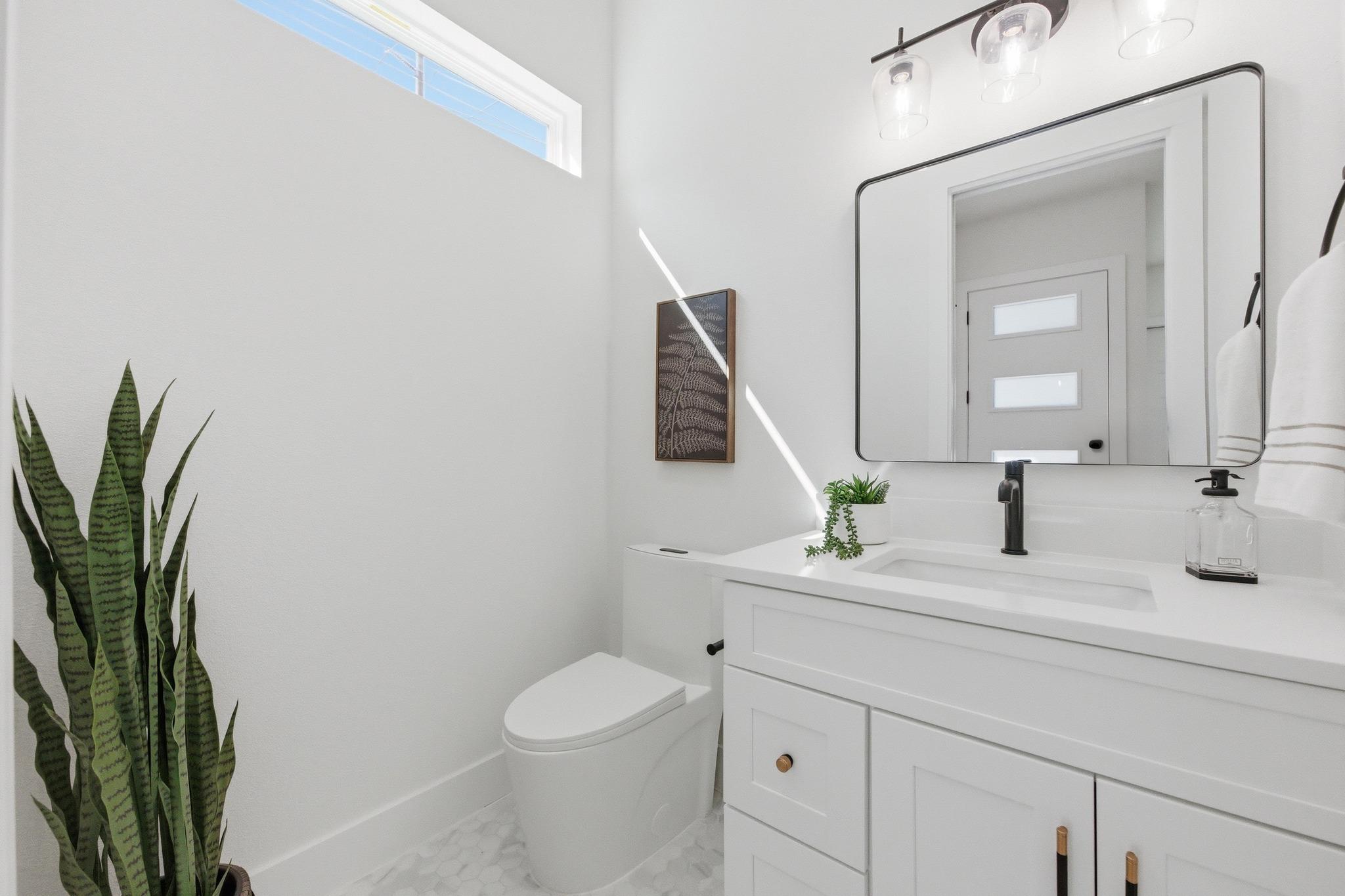 1601 Canterbury St # 2, Austin, TX 78702