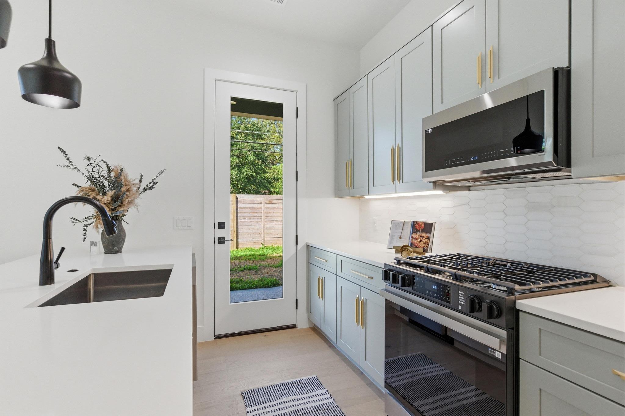 1601 Canterbury St # 2, Austin, TX 78702