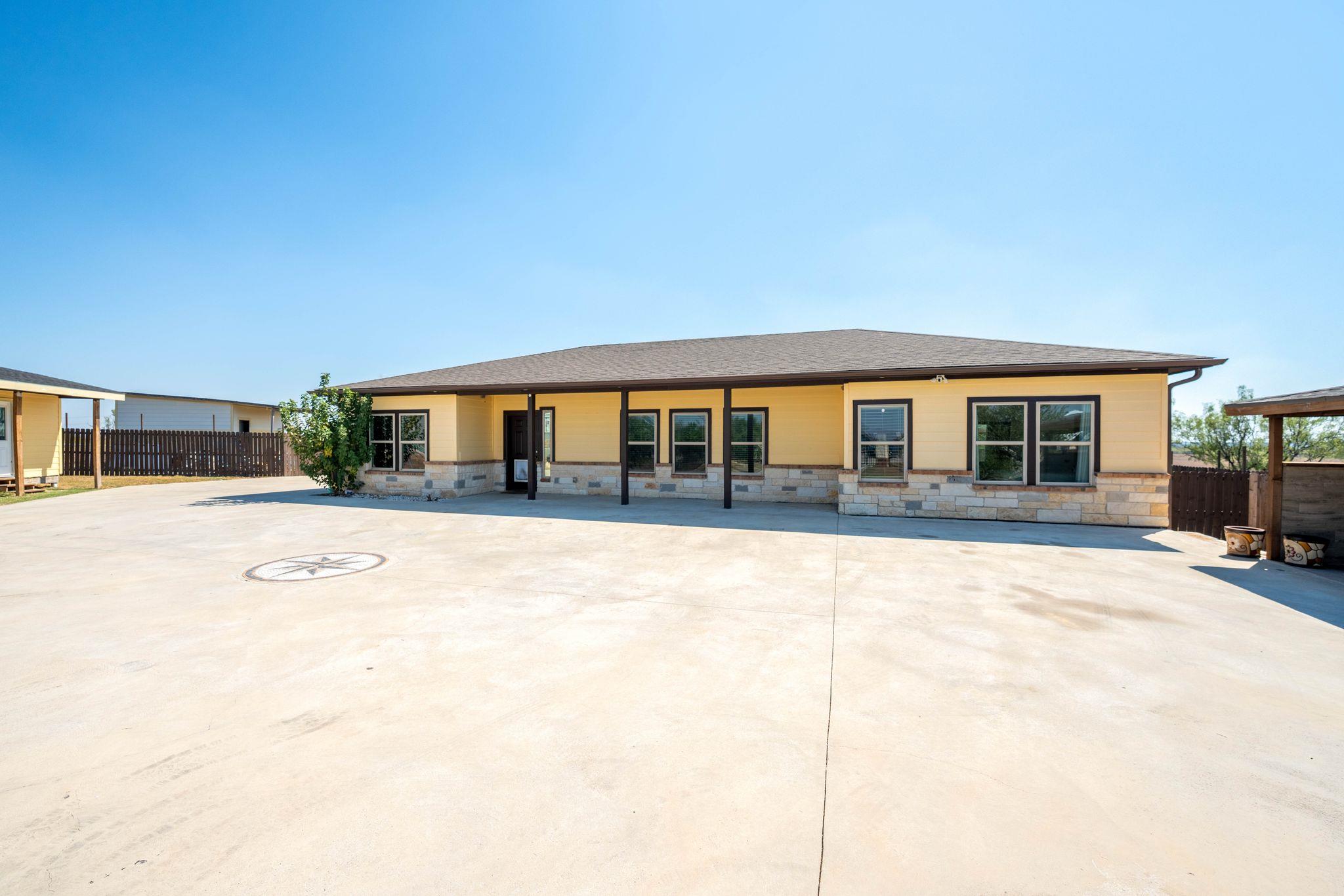 749 El Rey Dr, Kyle, TX 78640