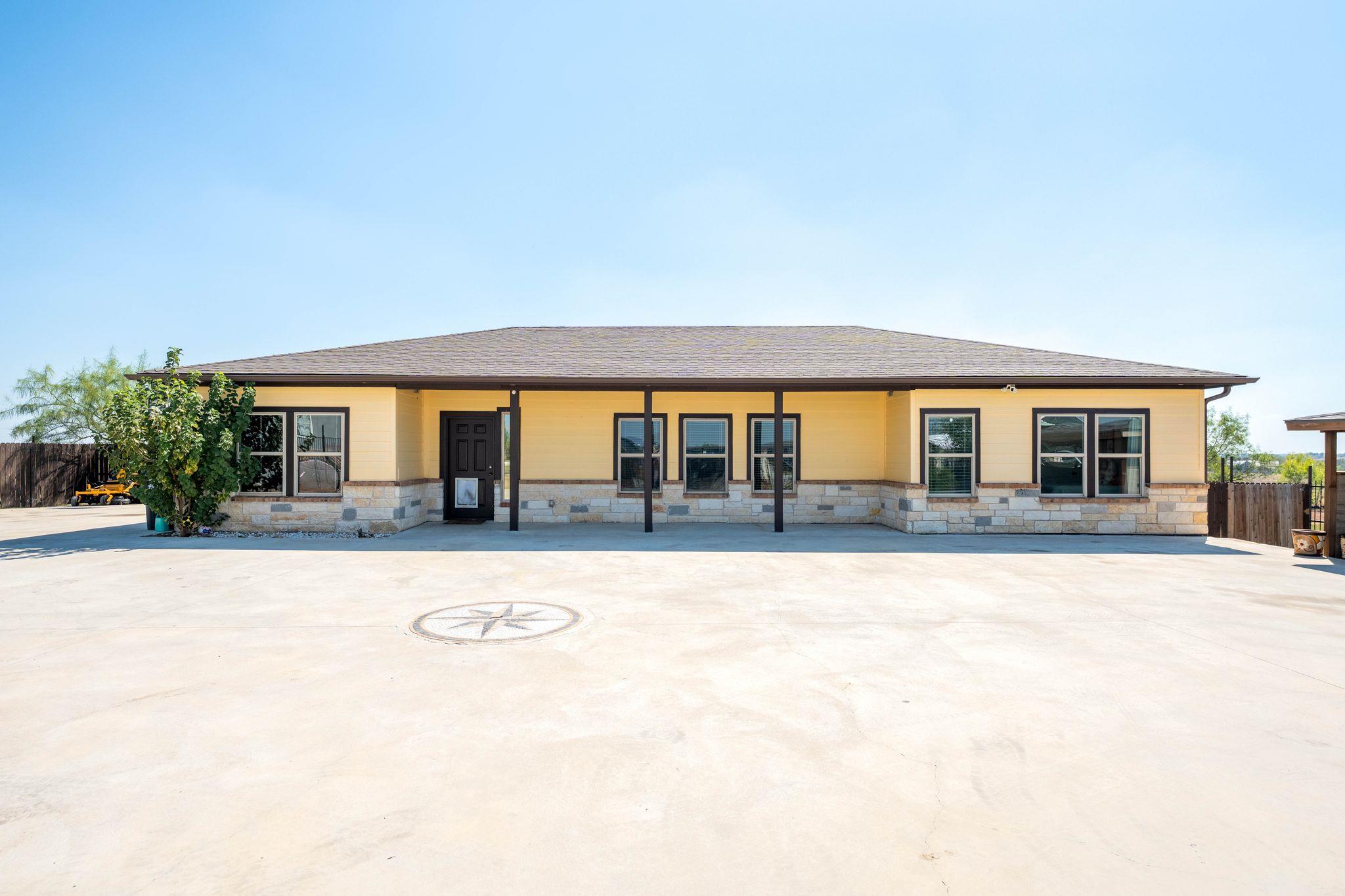 749 El Rey Dr, Kyle, TX 78640