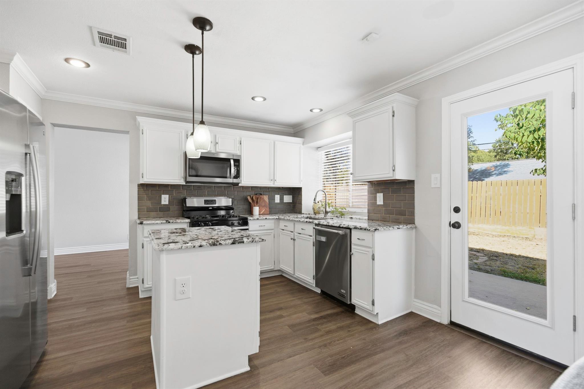 1108 Redbird Dr, Cedar Park, TX 78613