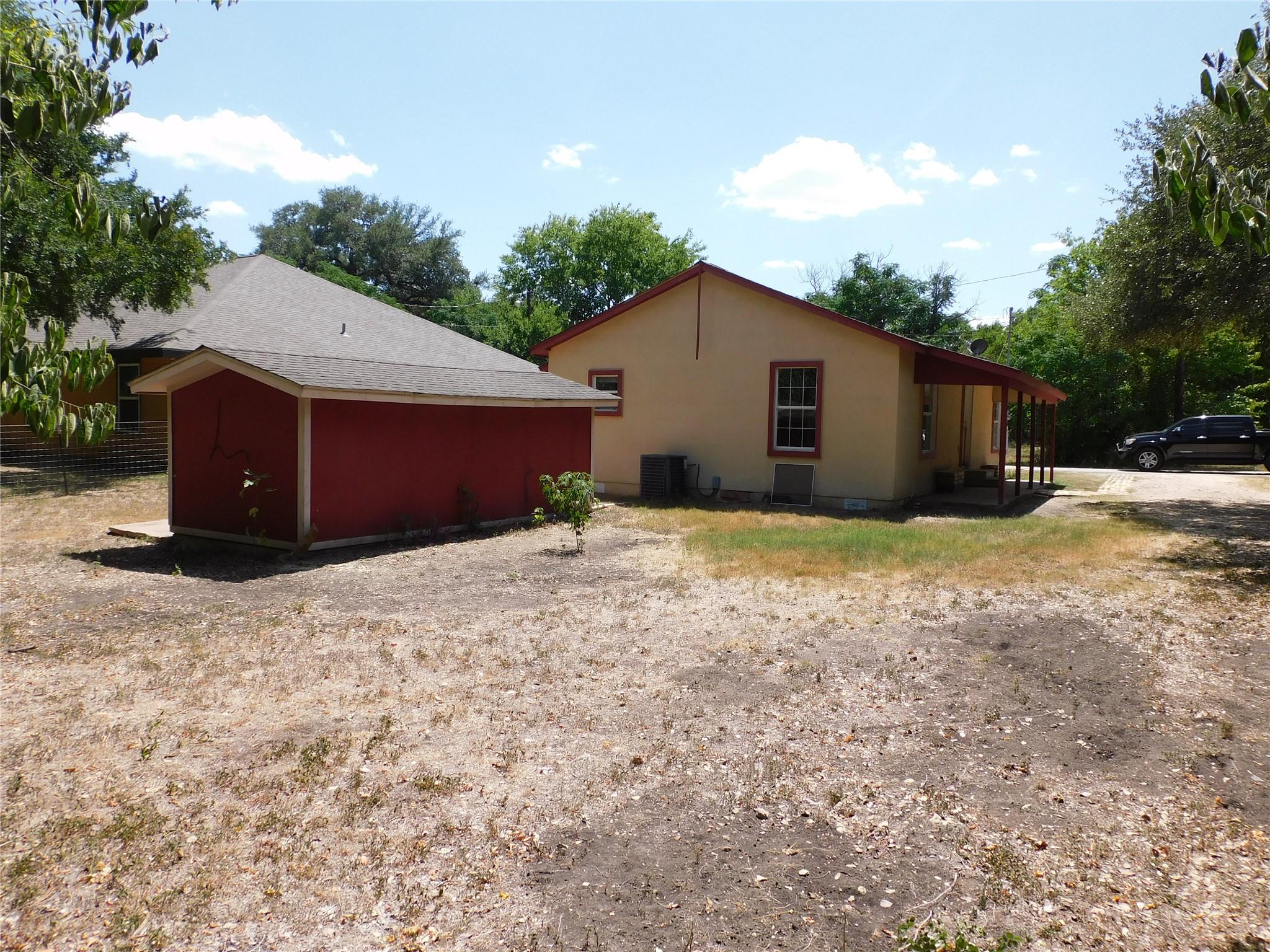 1320 Green St, Lockhart, TX 78644