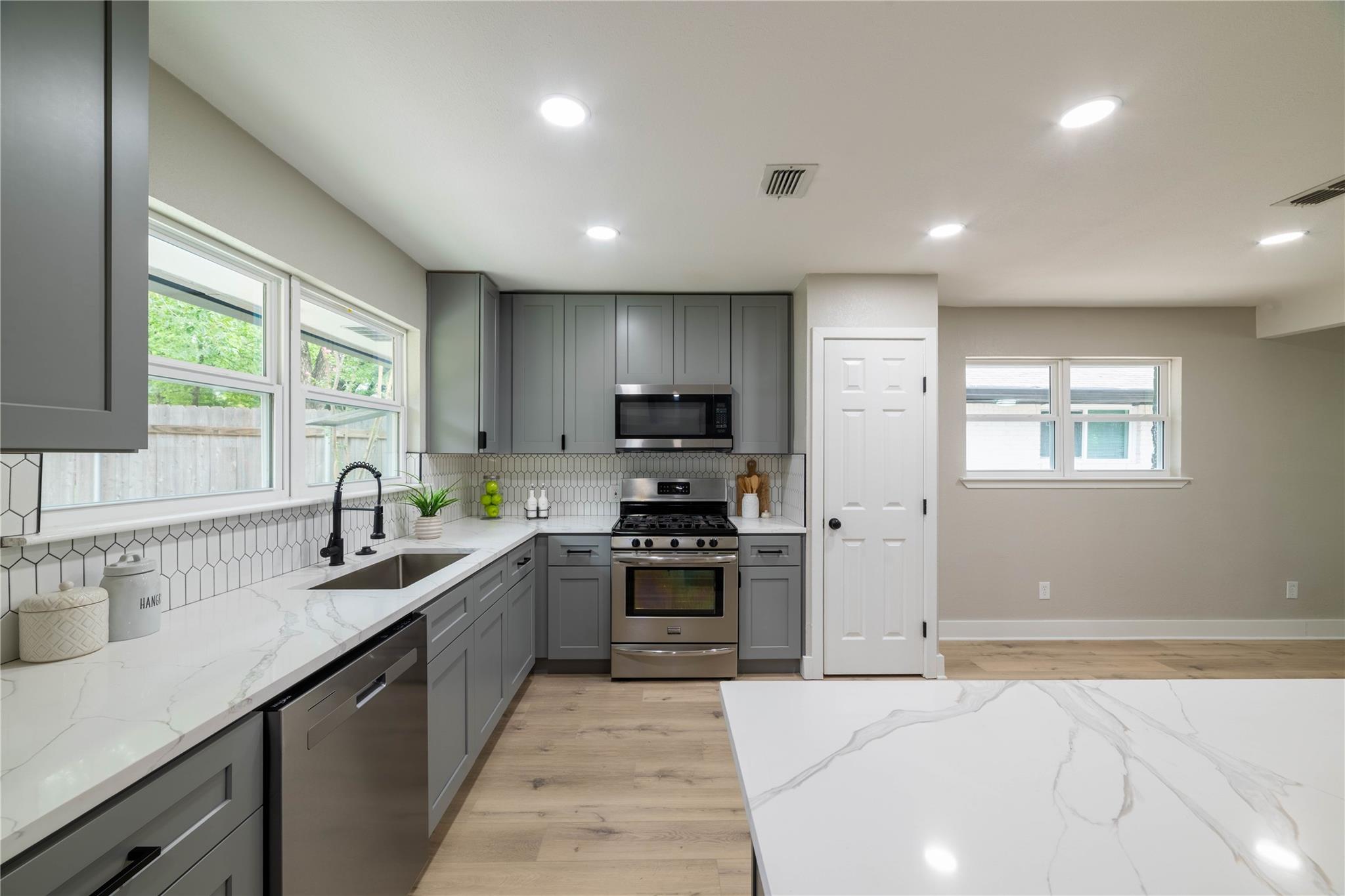 7300 Fred Morse Dr, Austin, TX 78723