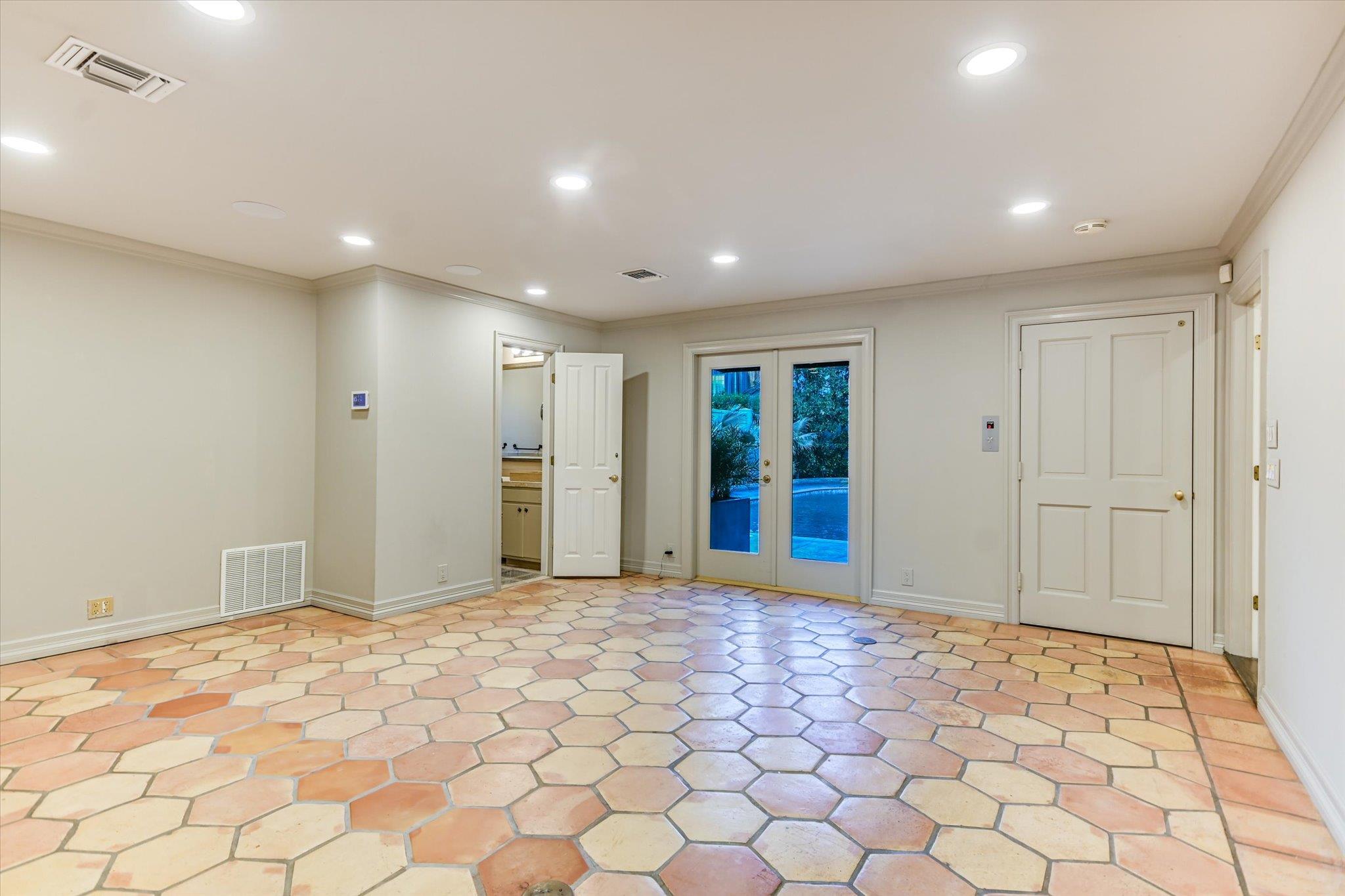 1304 Gaston Ave, Austin, TX 78703