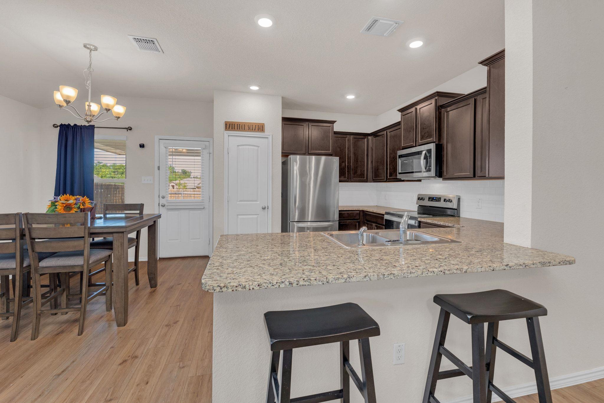 1704 T H Johnson Dr, Taylor, TX 76574