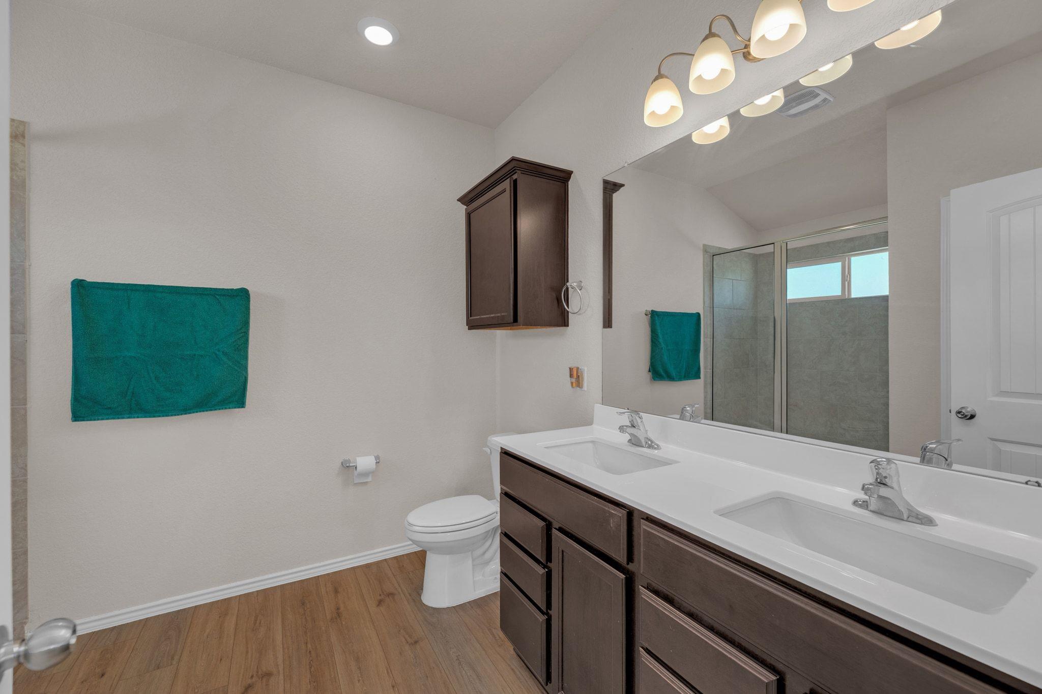 1704 T H Johnson Dr, Taylor, TX 76574