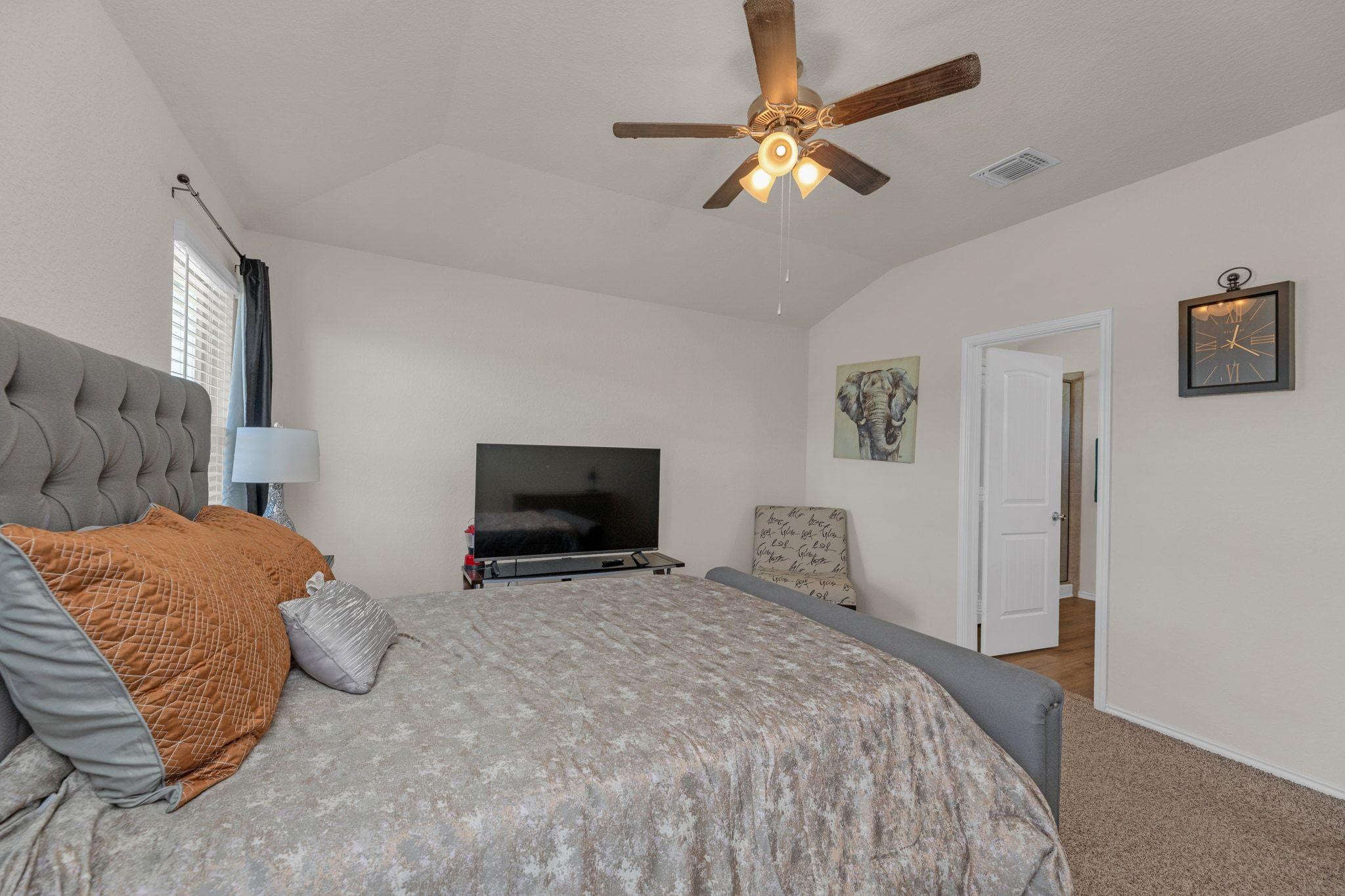 1704 T H Johnson Dr, Taylor, TX 76574