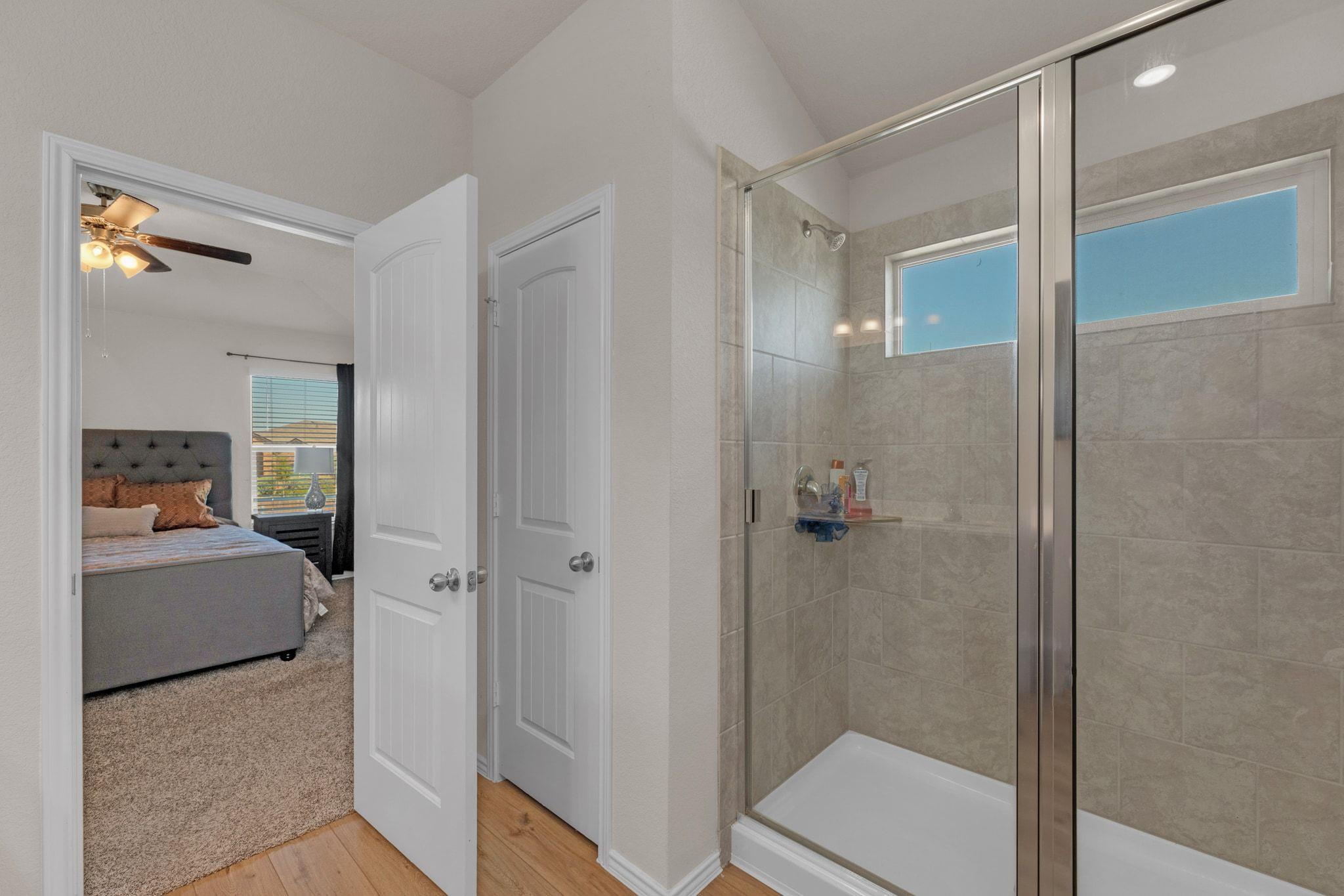 1704 T H Johnson Dr, Taylor, TX 76574