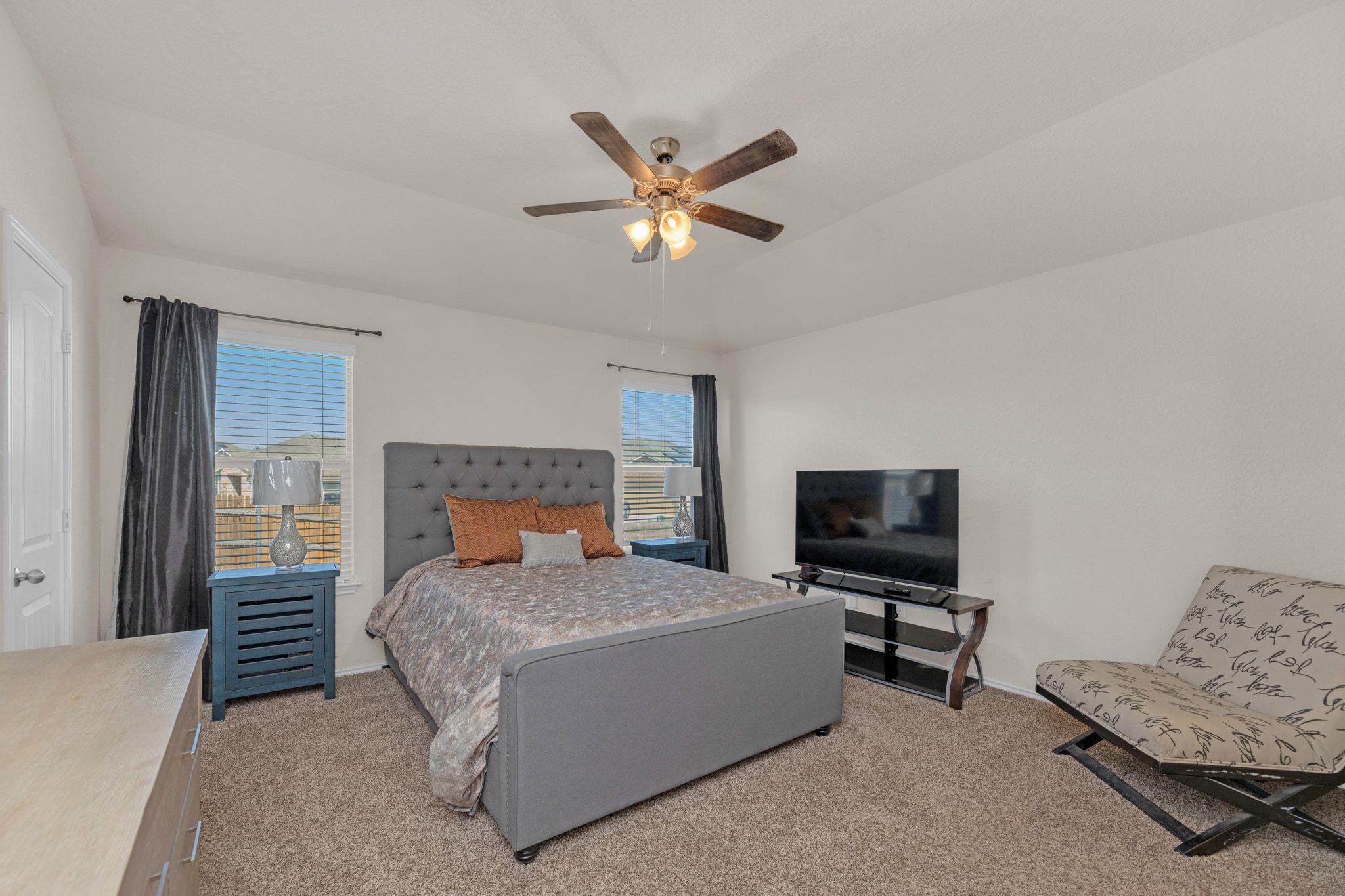 1704 T H Johnson Dr, Taylor, TX 76574