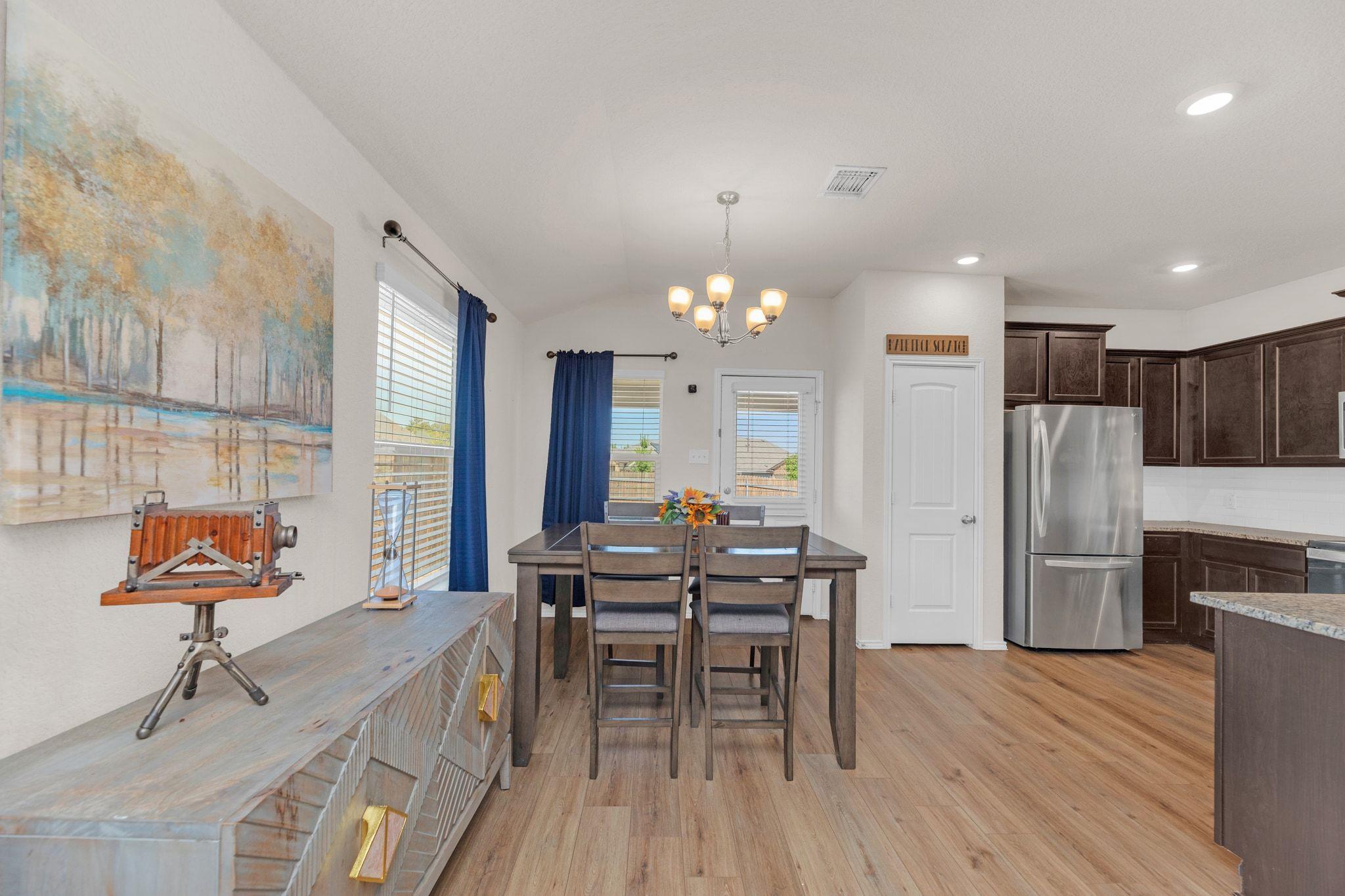 1704 T H Johnson Dr, Taylor, TX 76574