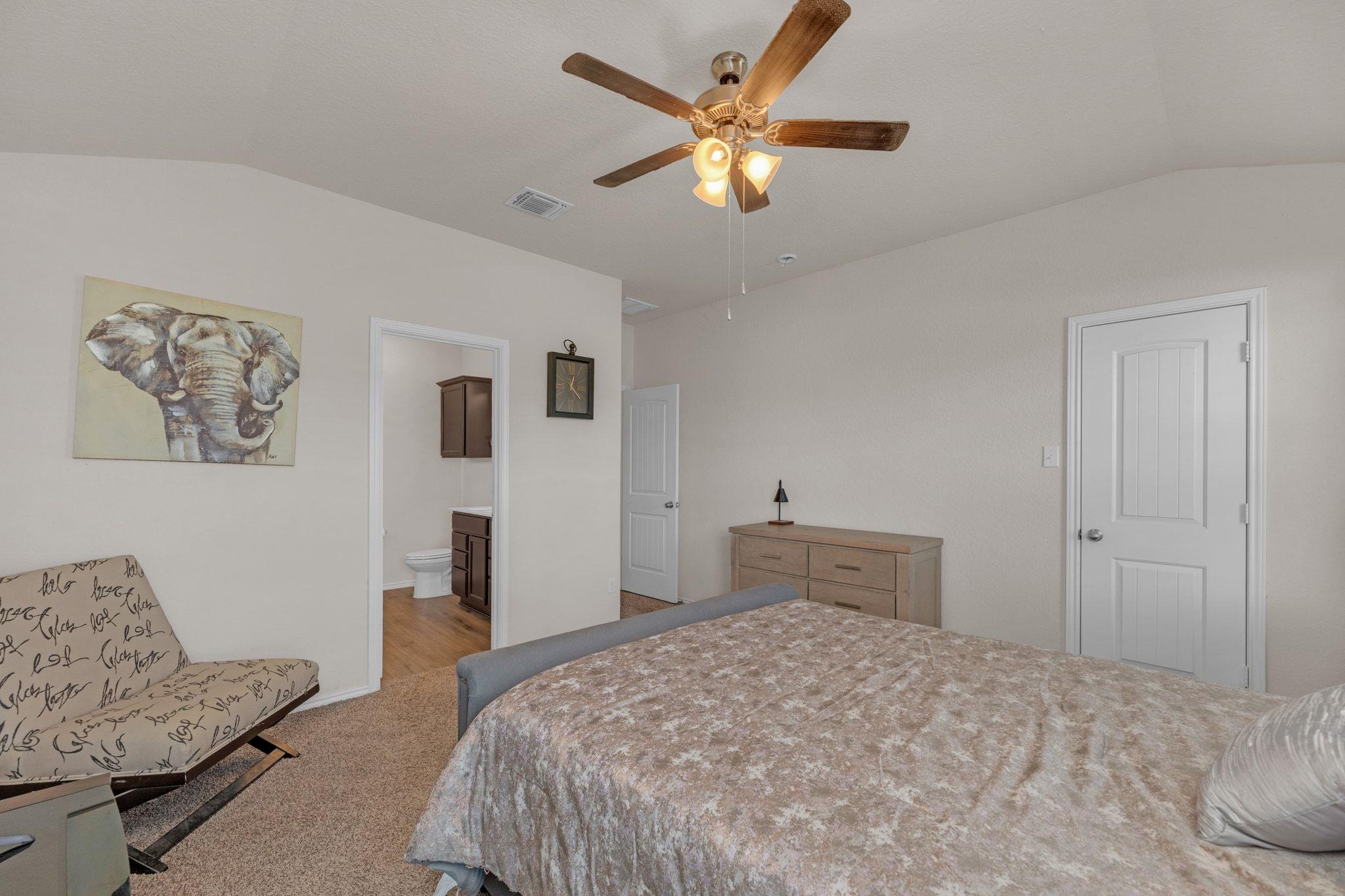 1704 T H Johnson Dr, Taylor, TX 76574