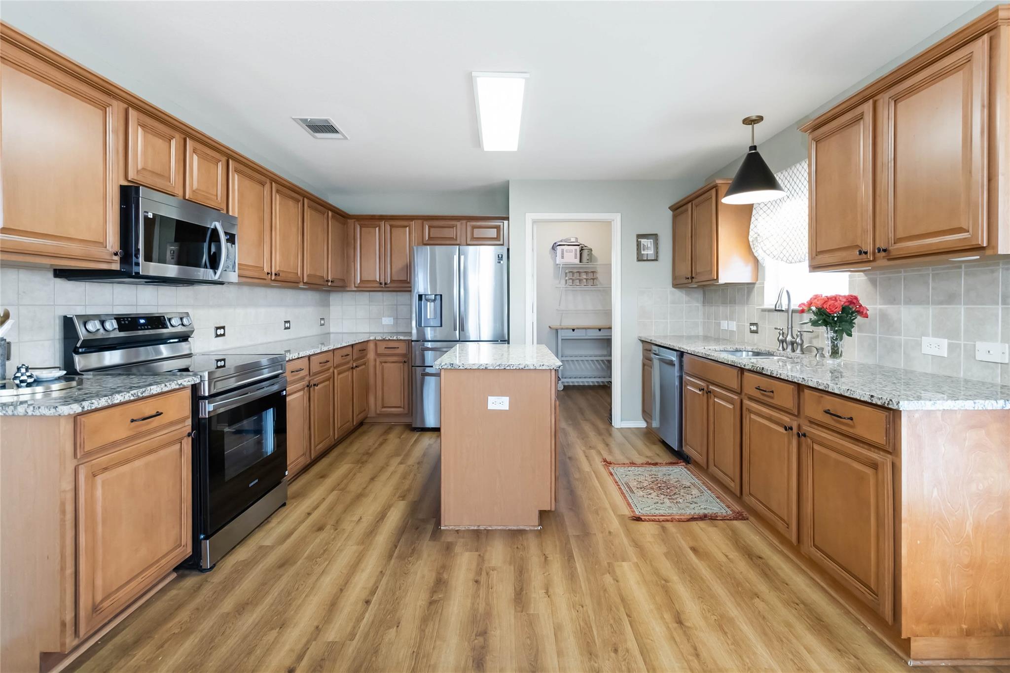 12301 Dwight Eisenhower St, Manor, TX 78653