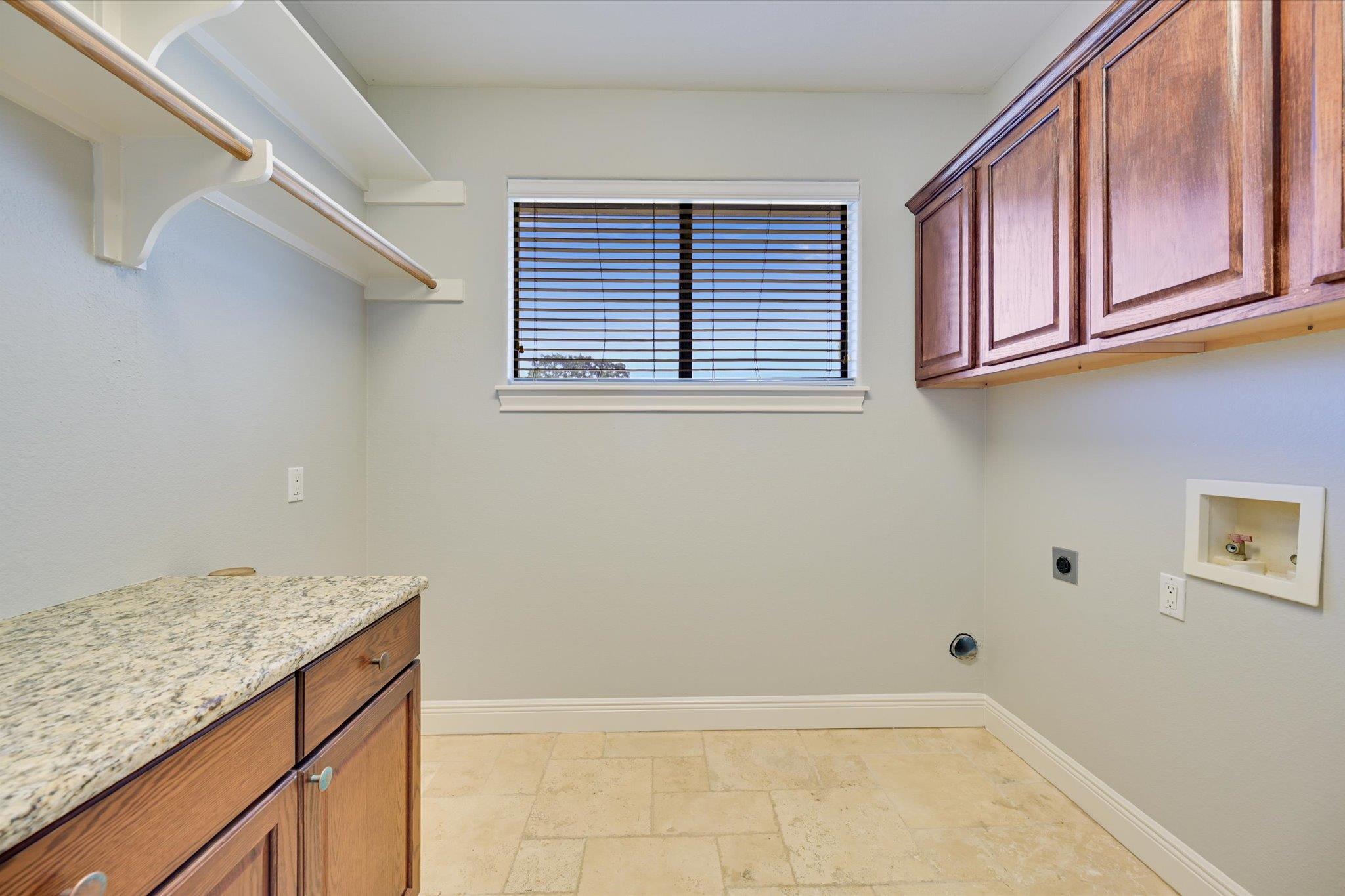 430 Humphrey Dr, Buda, TX 78610