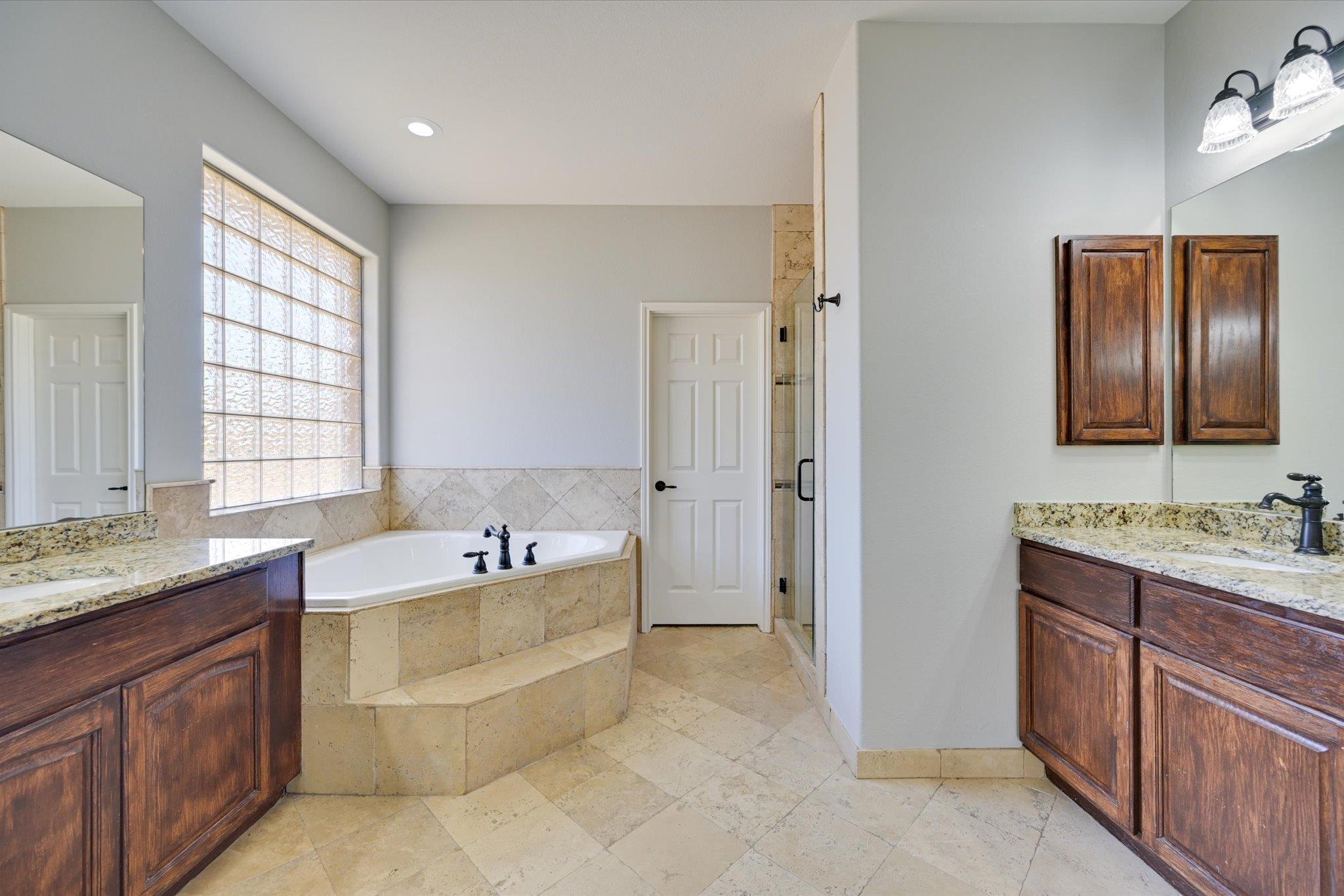 430 Humphrey Dr, Buda, TX 78610