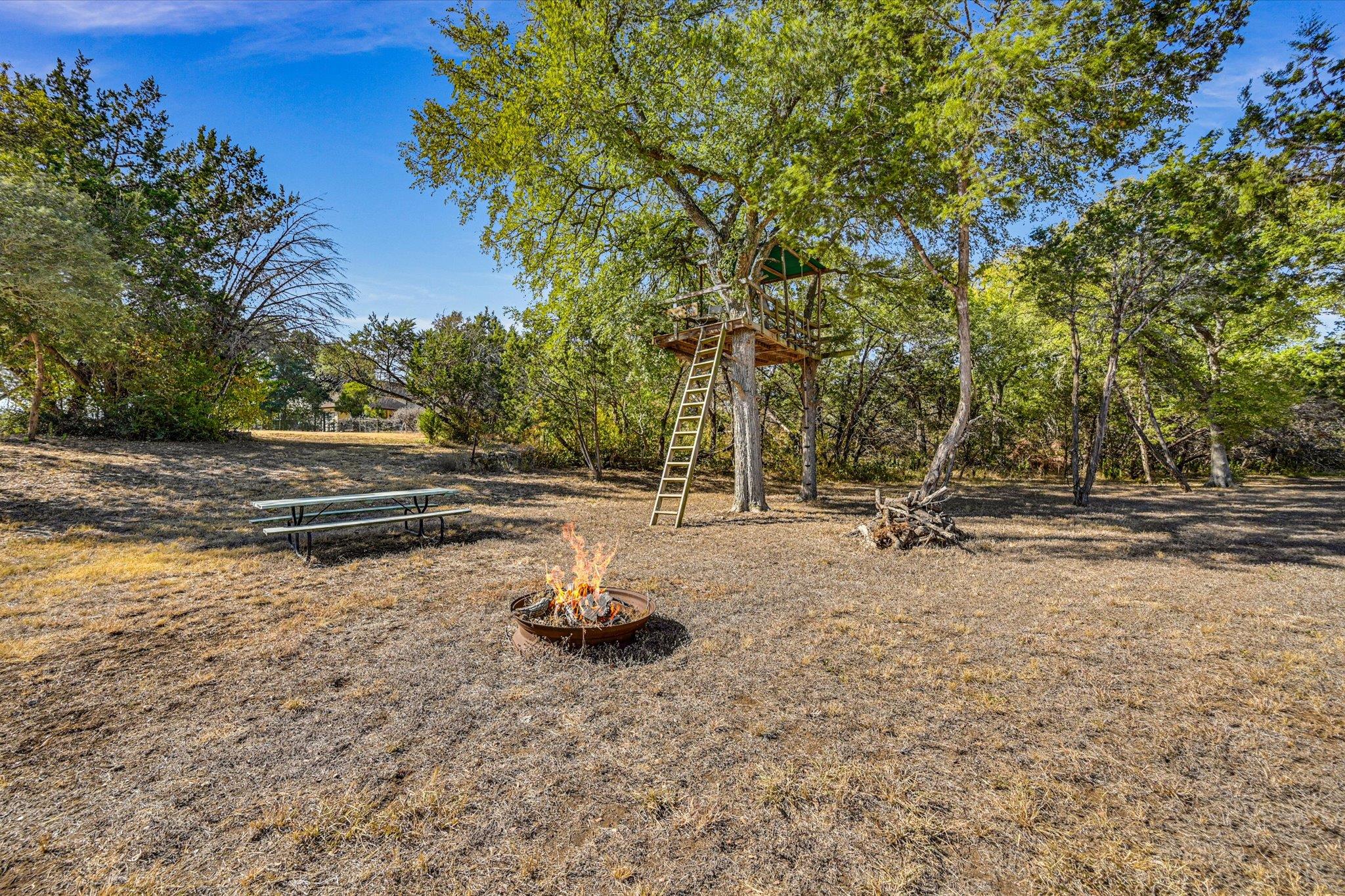 430 Humphrey Dr, Buda, TX 78610