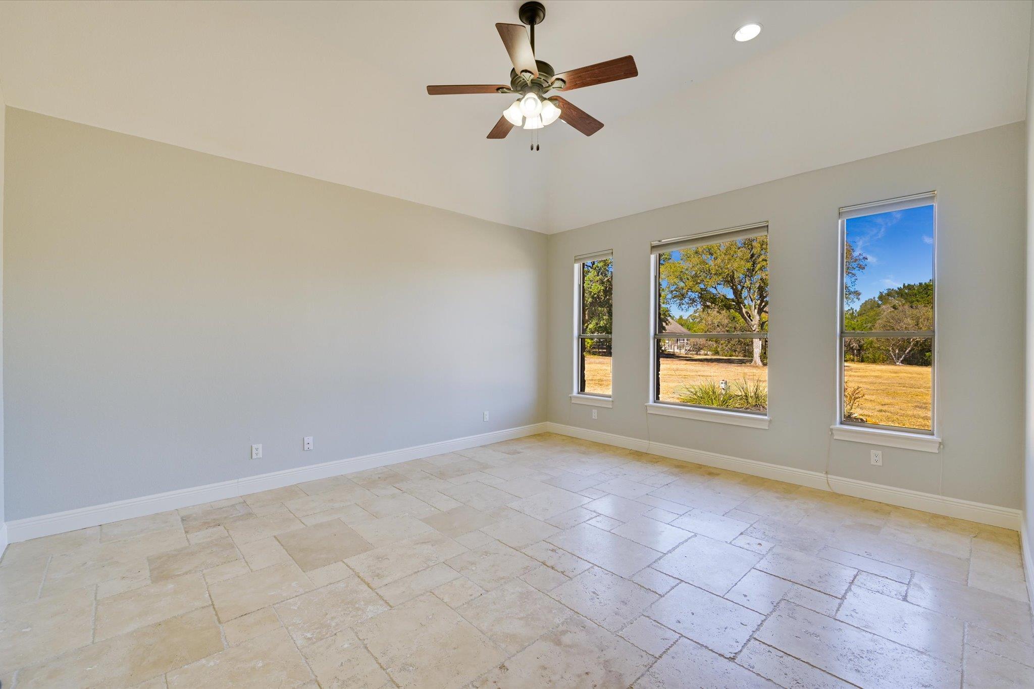 430 Humphrey Dr, Buda, TX 78610