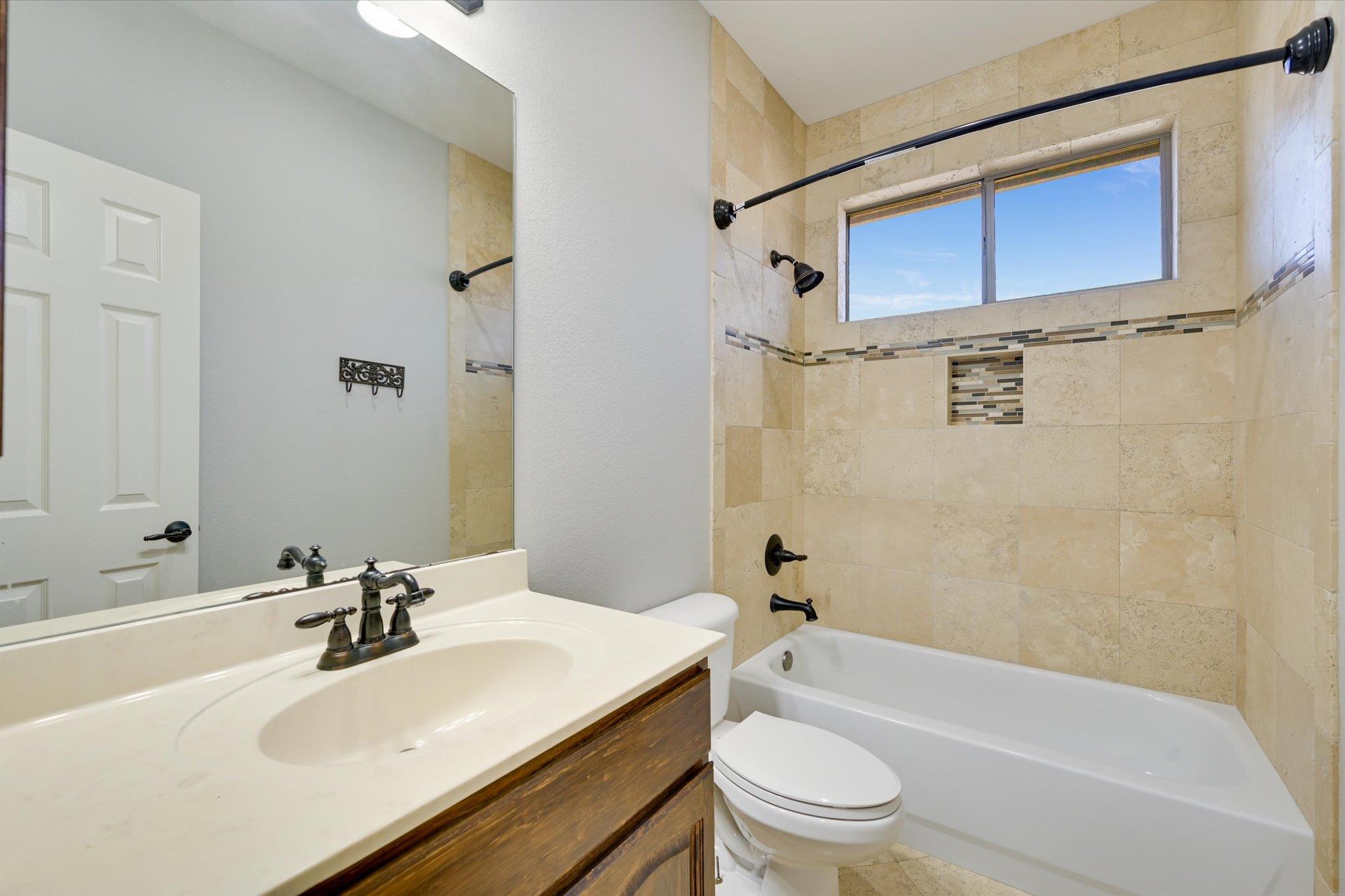 430 Humphrey Dr, Buda, TX 78610