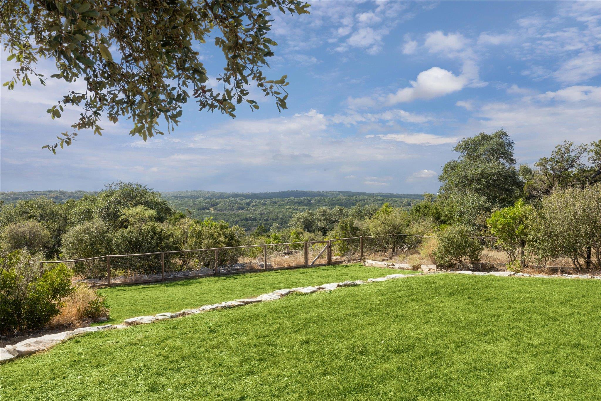 2902 Summit Dr, New Braunfels, TX 78132