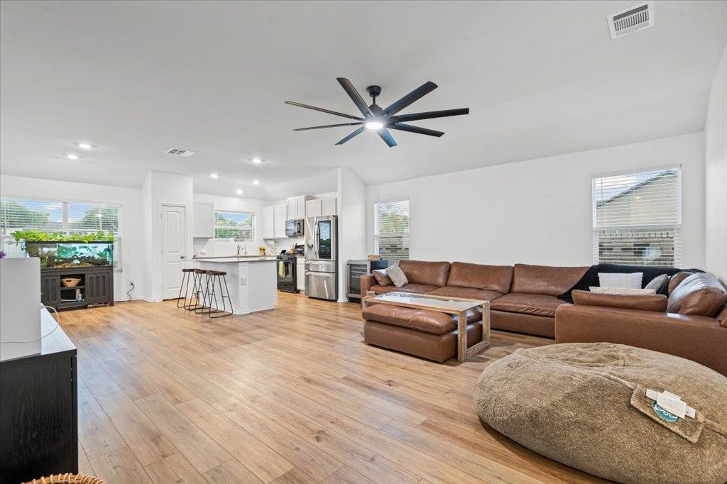 129 Patagonia, Kyle, TX 78640