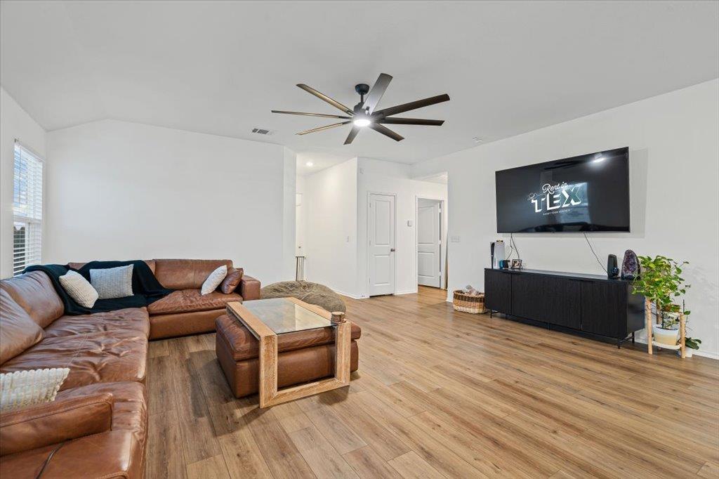 129 Patagonia, Kyle, TX 78640