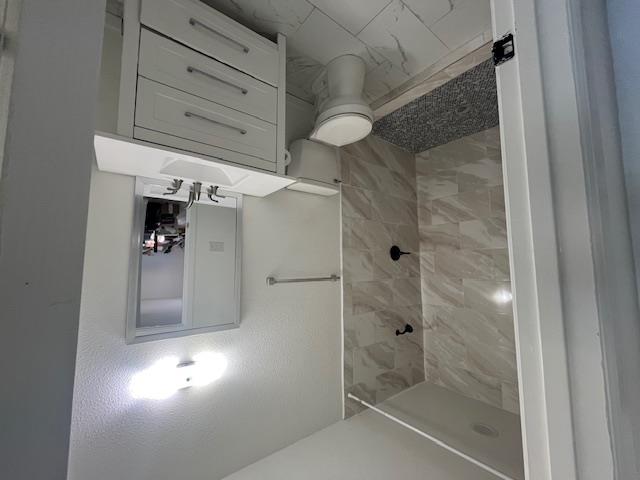 428 Seawind St # B, Lakeway, TX 78734