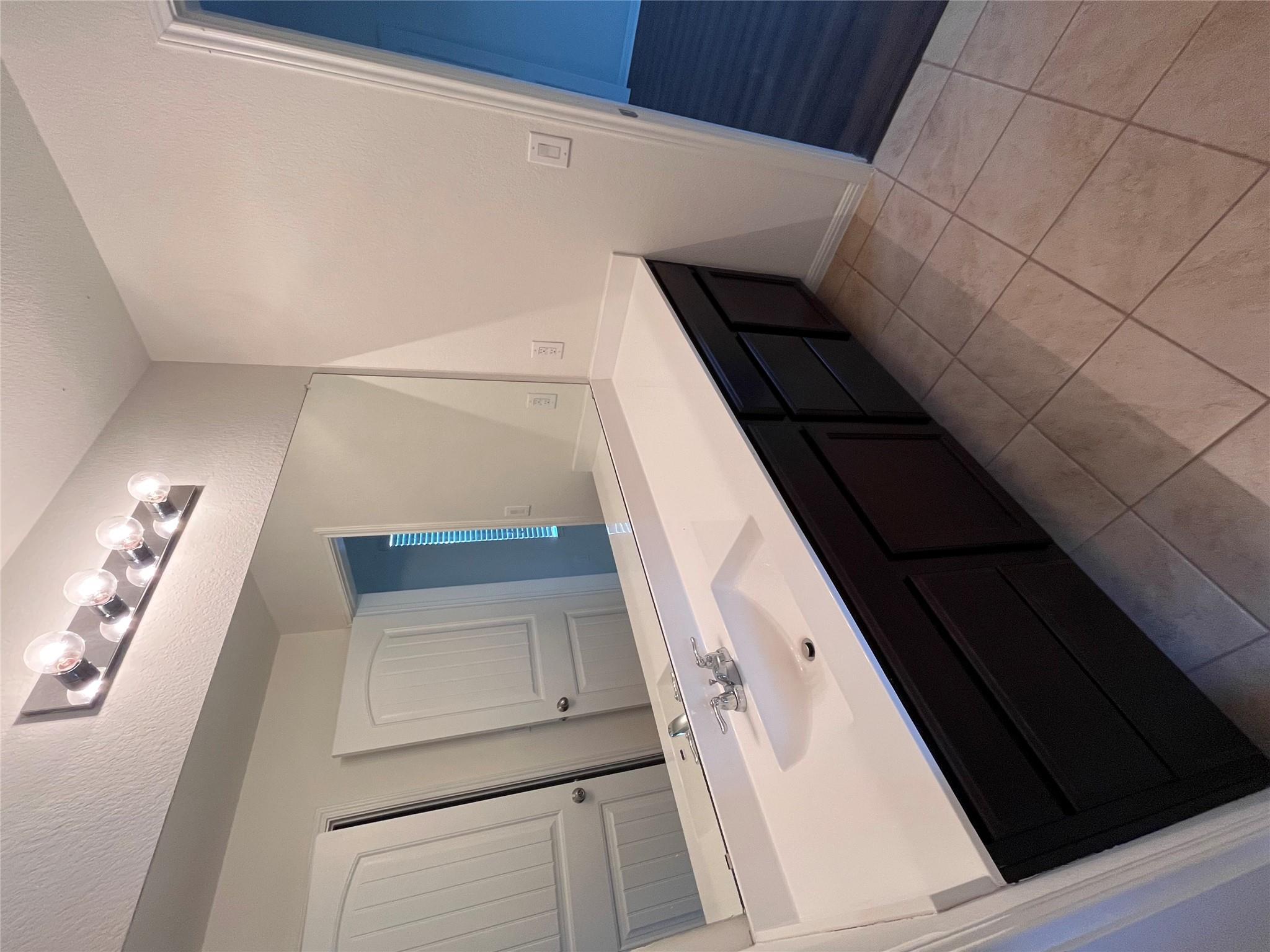 516 E Slaughter Ln # 1404, Austin, TX 78744