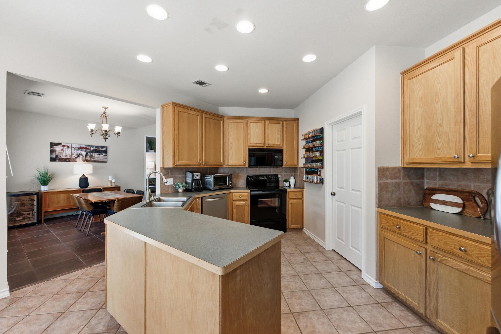 11205 Oak Branch Dr, Austin, TX 78737