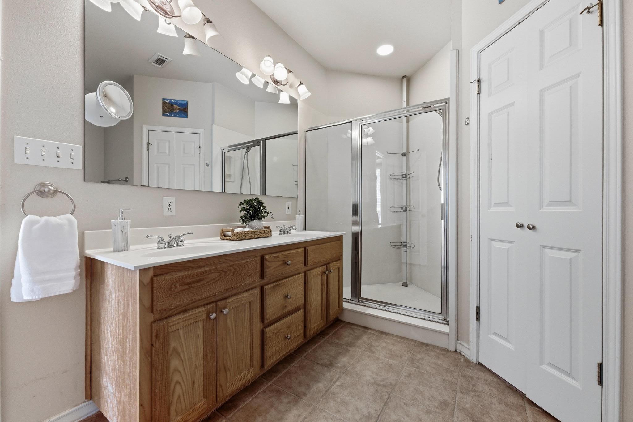 11205 Oak Branch Dr, Austin, TX 78737