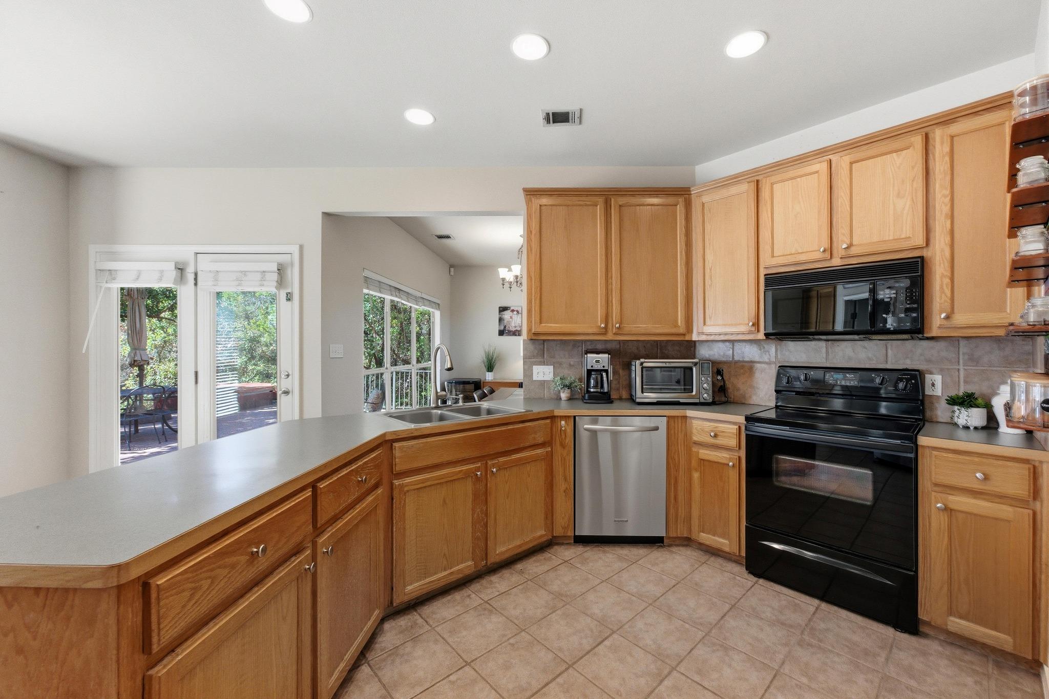 11205 Oak Branch Dr, Austin, TX 78737